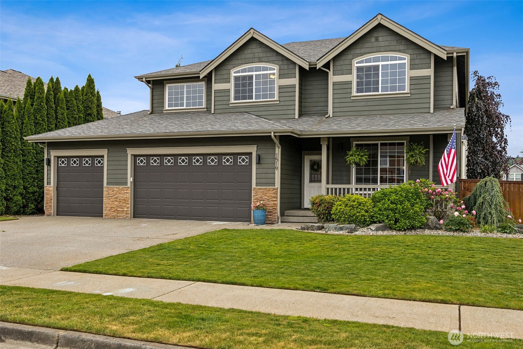 1519 Daffodil Avenue Property Photo 2
