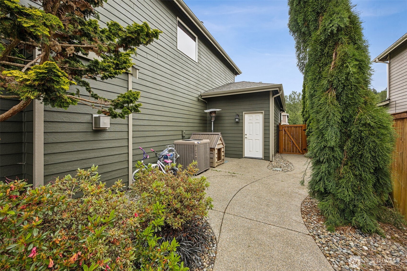 1519 Daffodil Avenue Property Photo 32