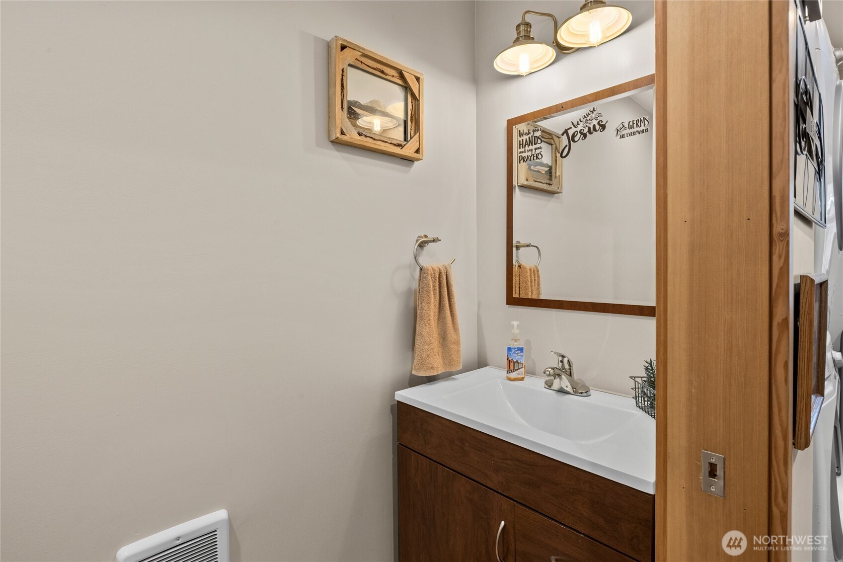820 Loping Lane Property Photo 7