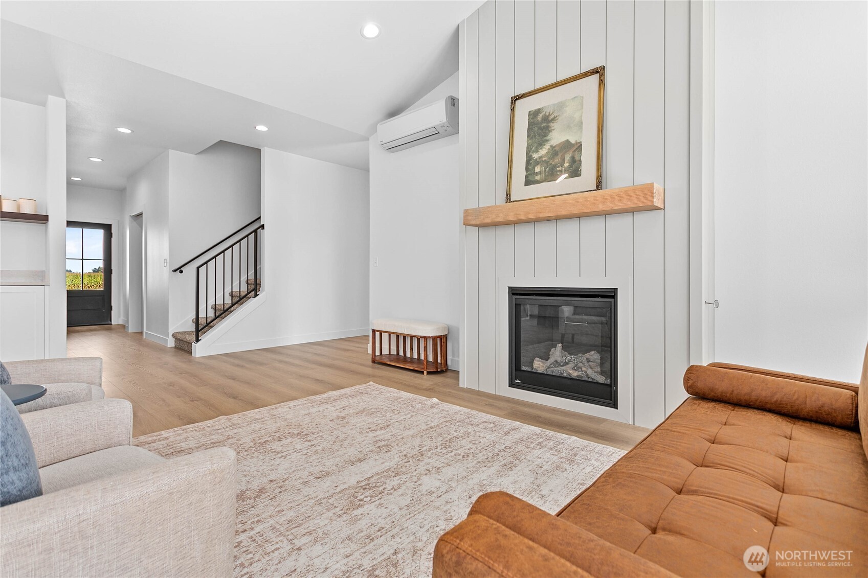 321 W 4th Street Property Photo 8