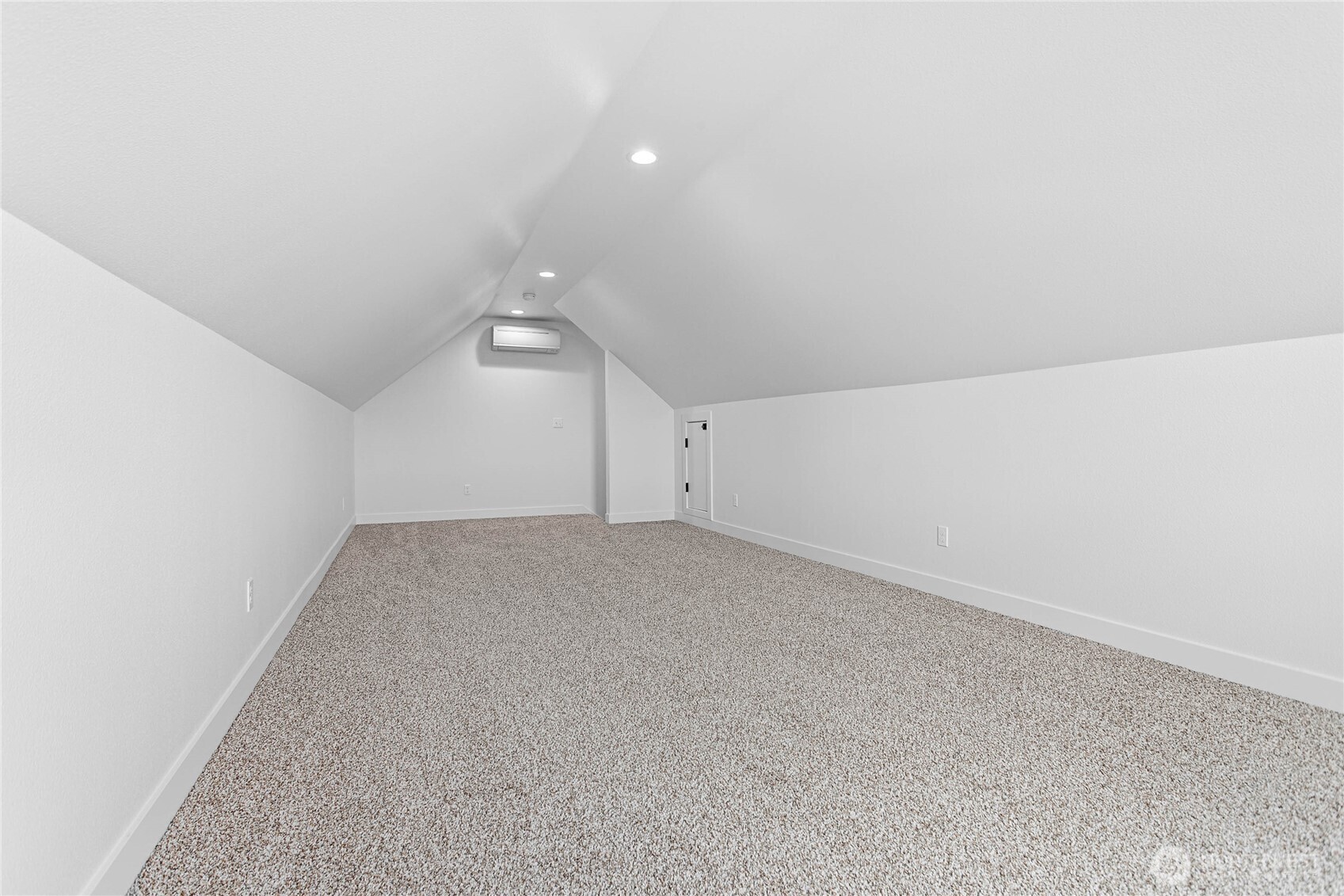 321 W 4th Street Property Photo 30