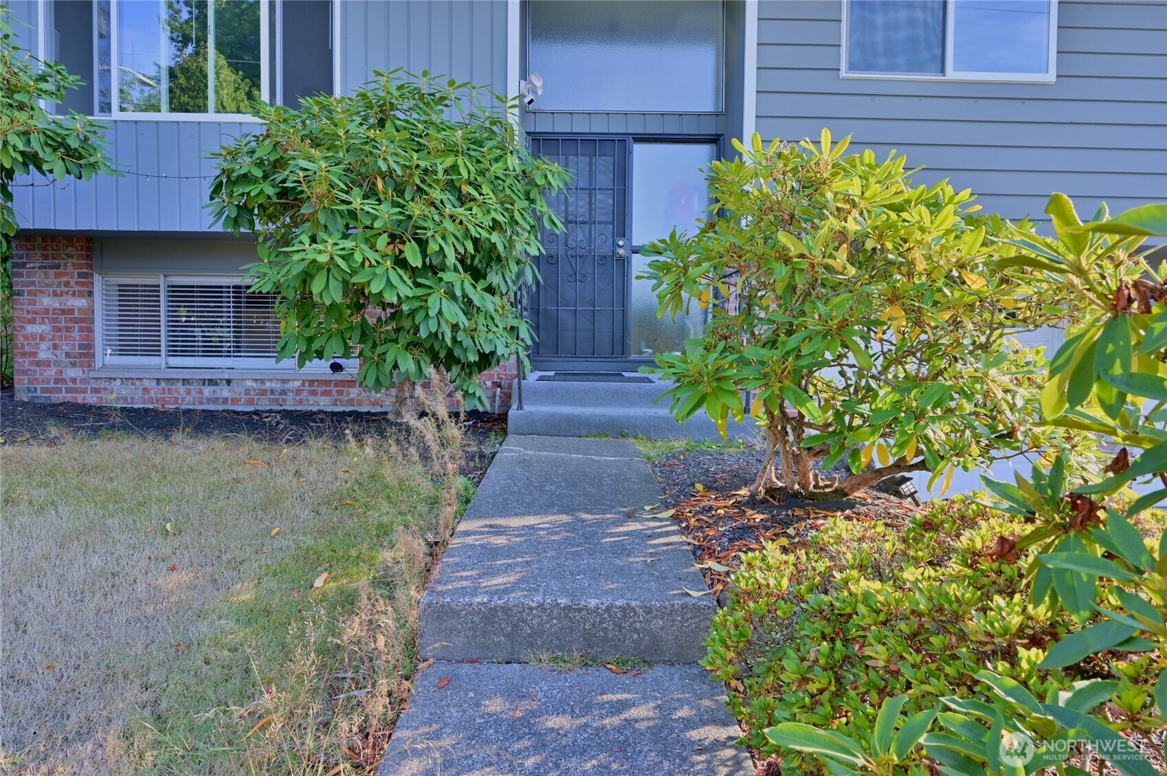 1012 E Laurel Street Property Photo 2