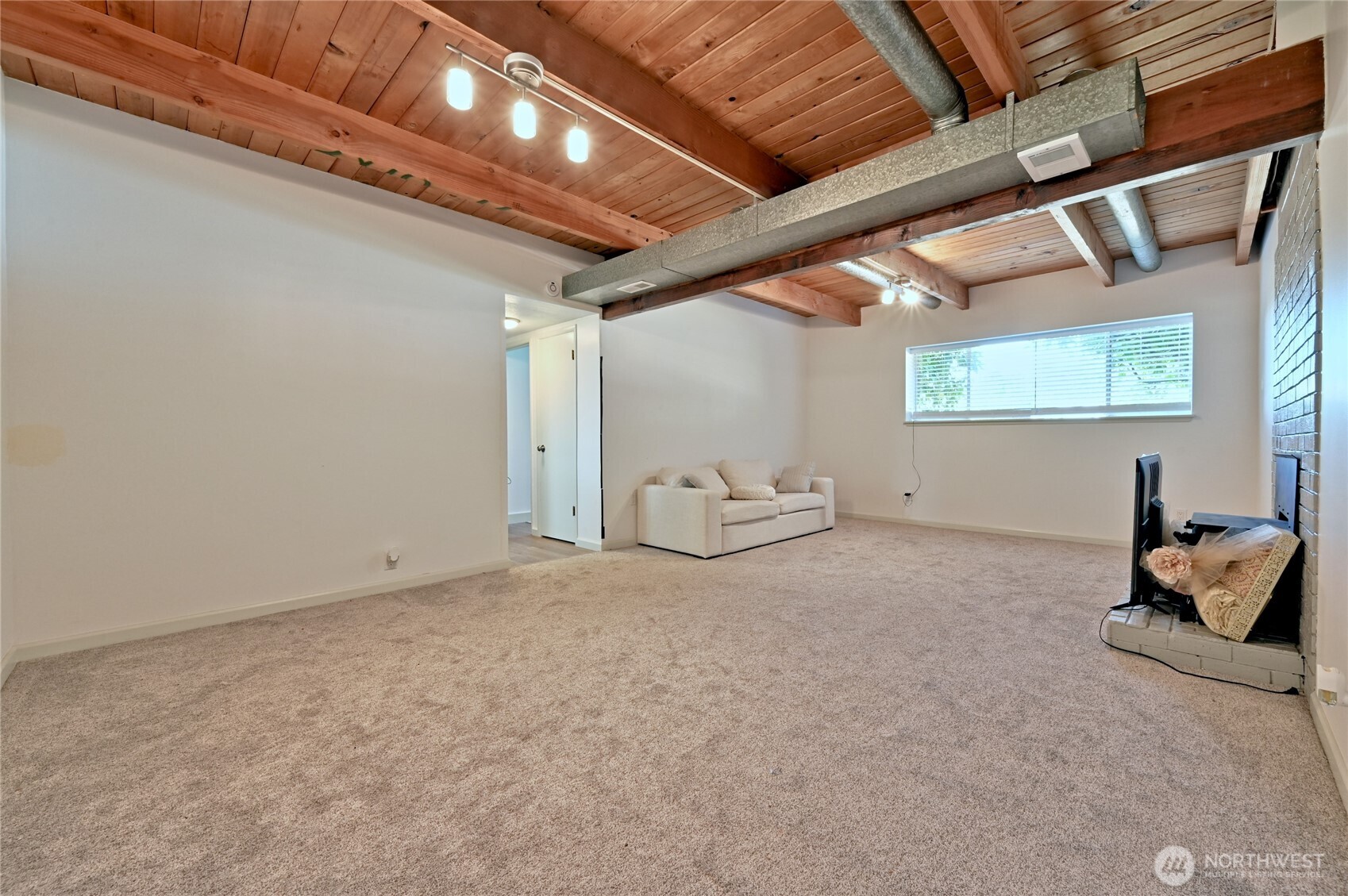 1012 E Laurel Street Property Photo 29