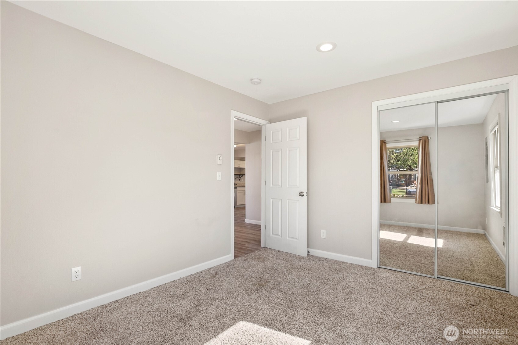 5215 Mcdacer Avenue Property Photo 19