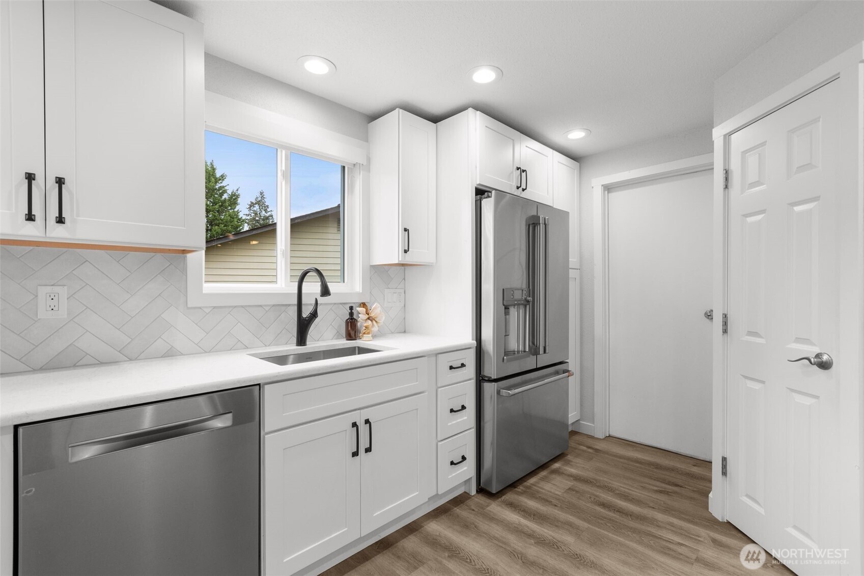 2605 Camas Avenue Property Photo 7
