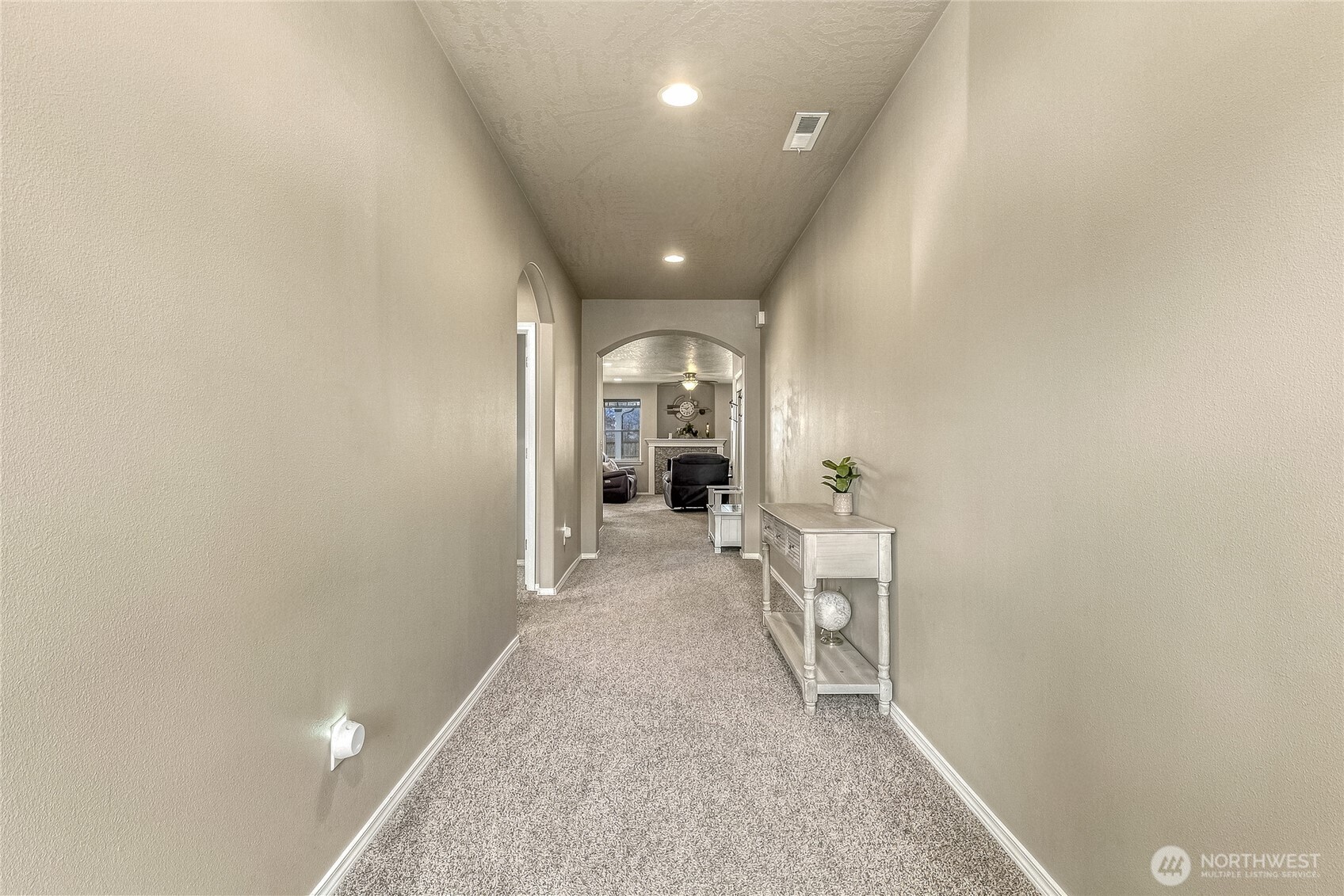 2220 Leonard Drive Property Photo 4