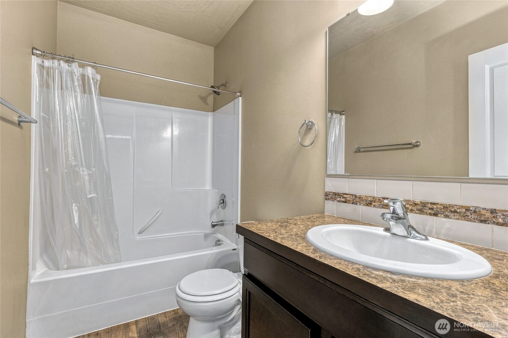 2220 Leonard Drive Property Photo 7