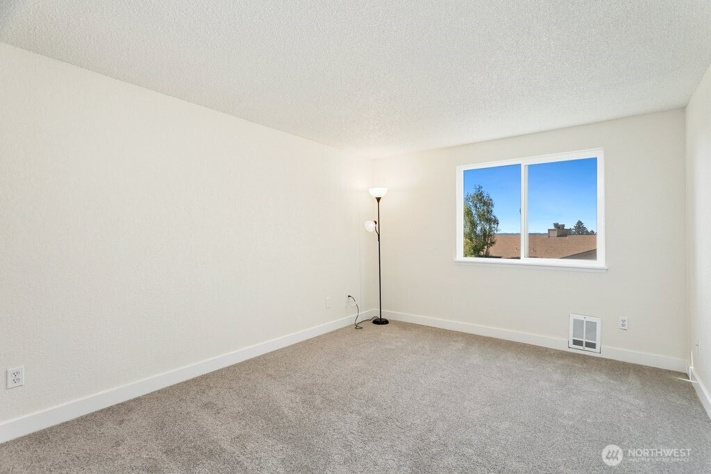 13235 12th Avenue 112 Property Photo 13