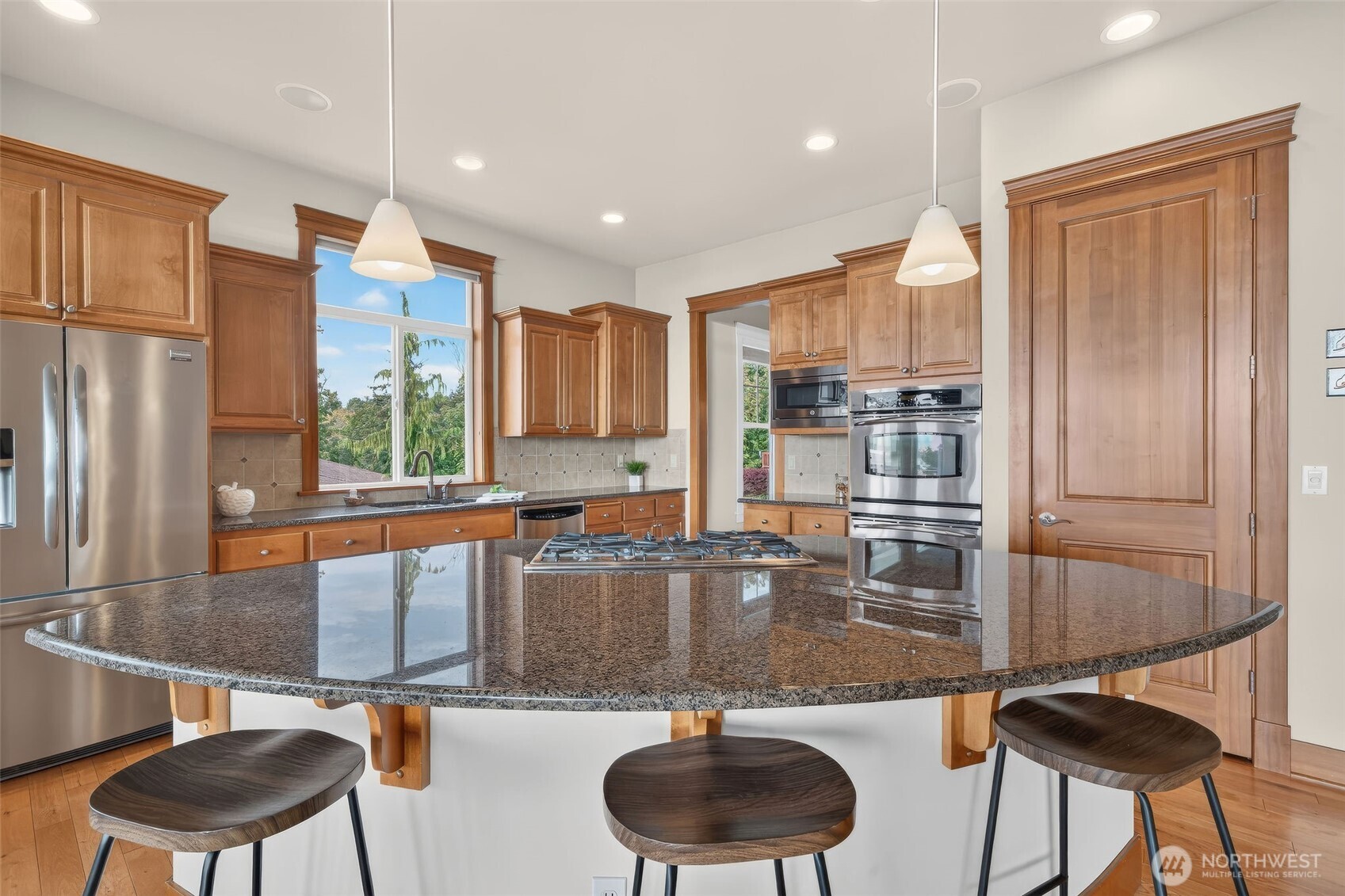 6652 Waterton Circle Property Photo 8