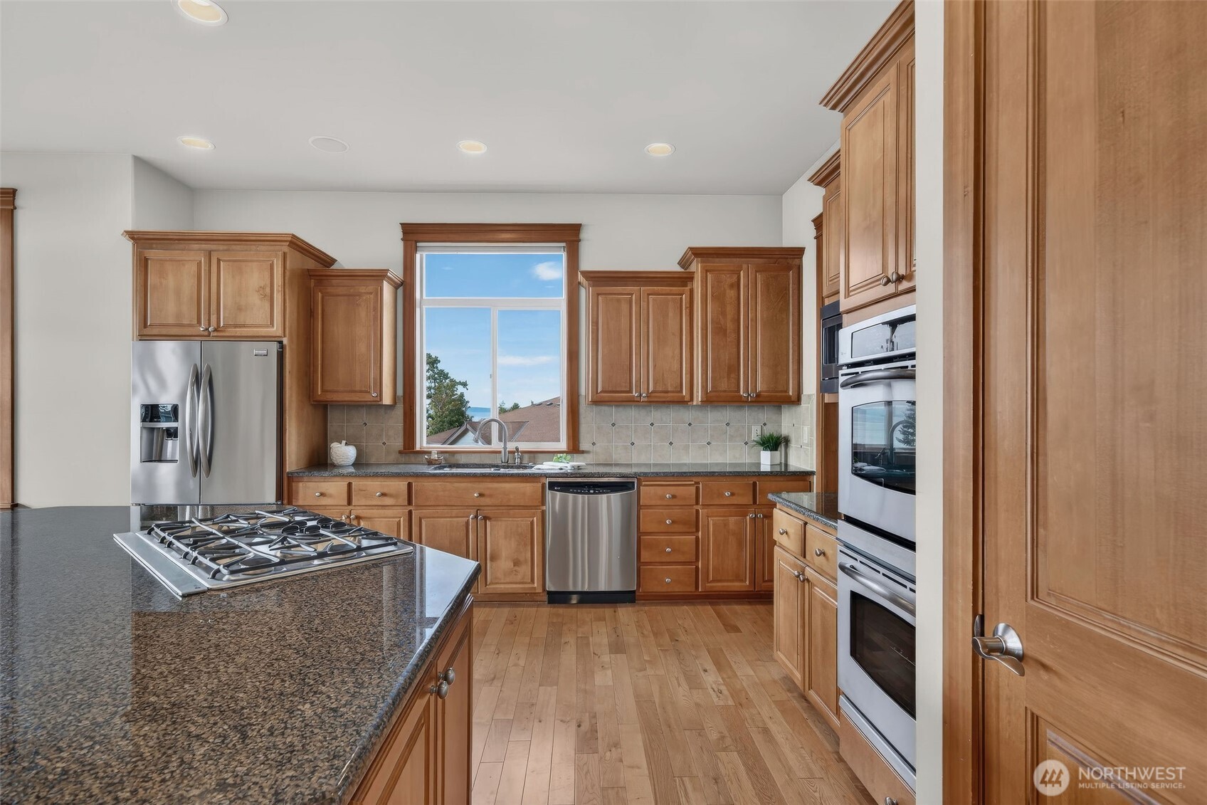 6652 Waterton Circle Property Photo 9