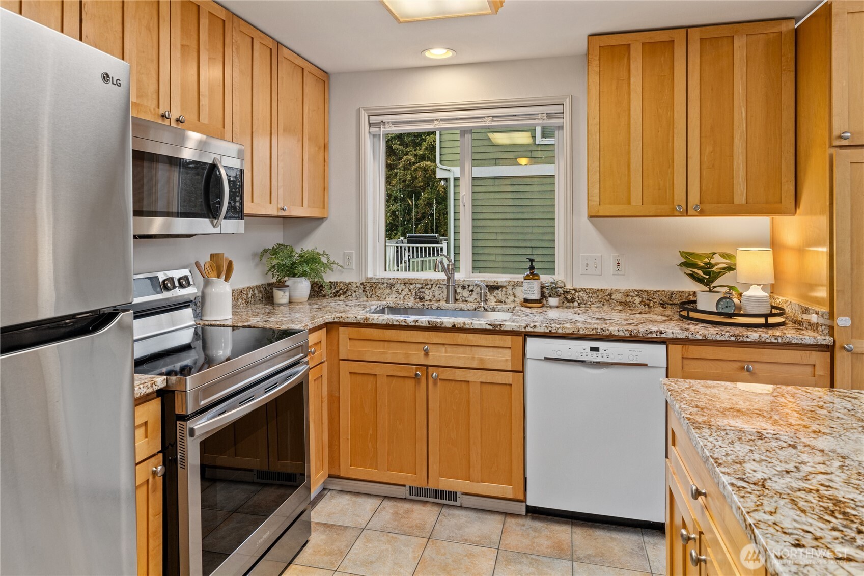 38130 Se Northern Street Property Photo 6
