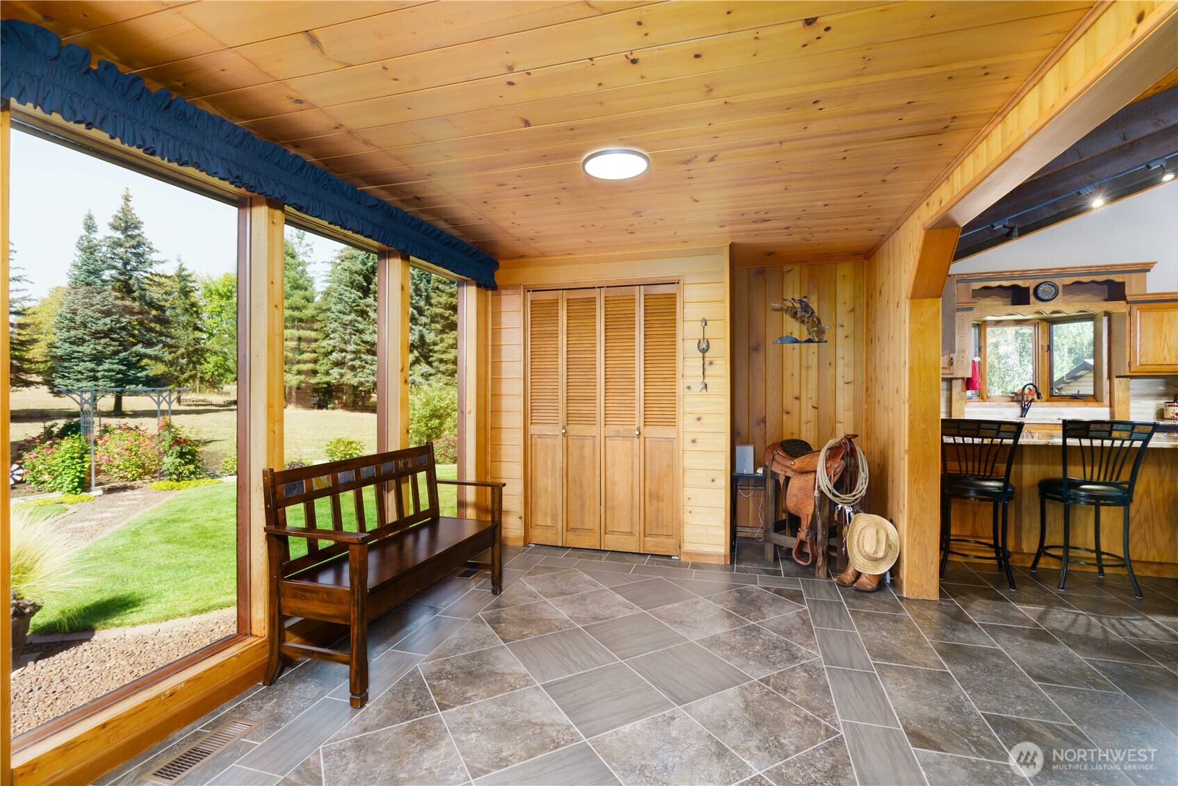 19102 N Sands Road Property Photo 6