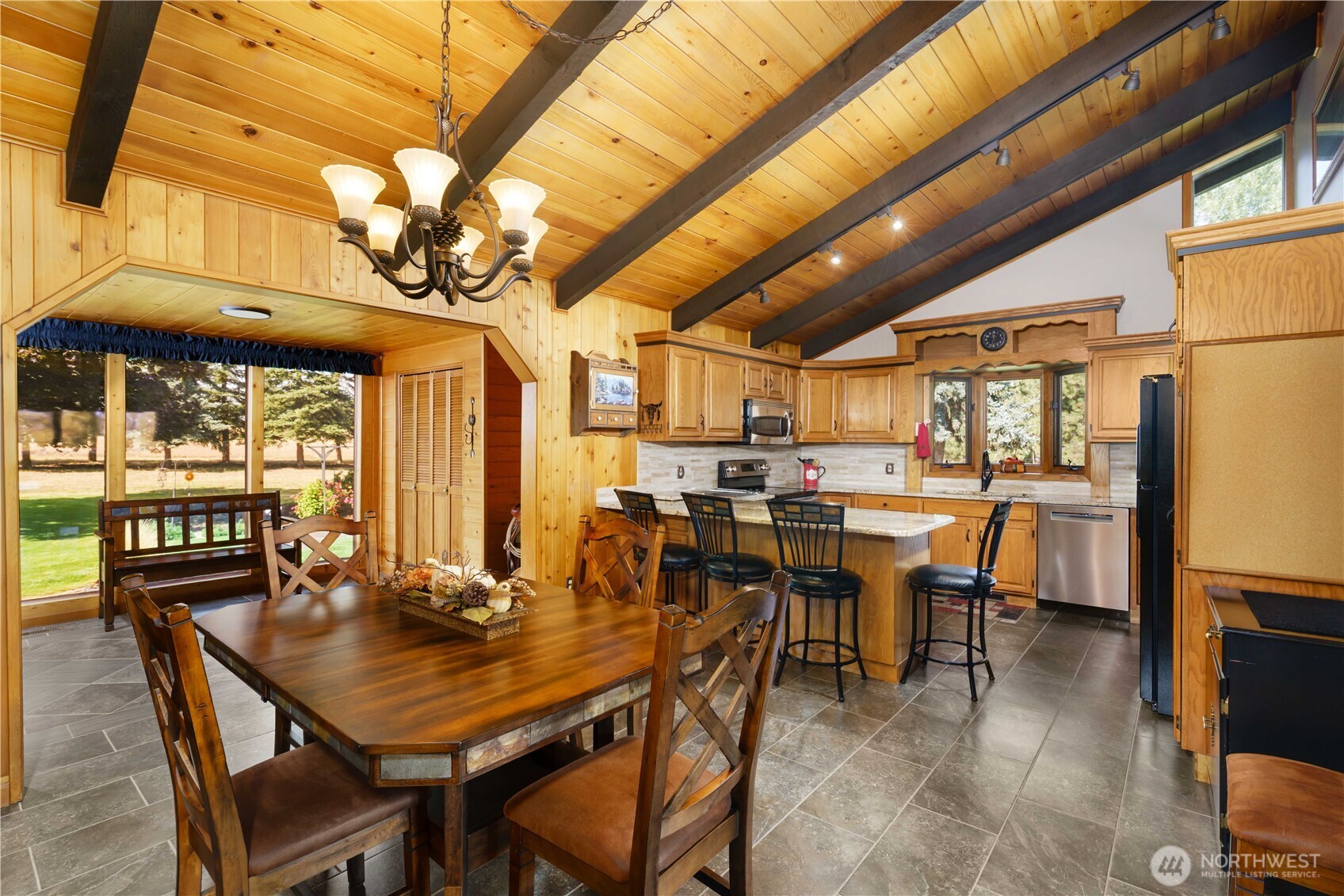19102 N Sands Road Property Photo 10