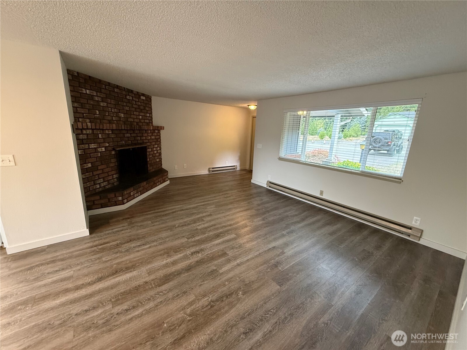 10135 Meadowside Lane Property Photo 8
