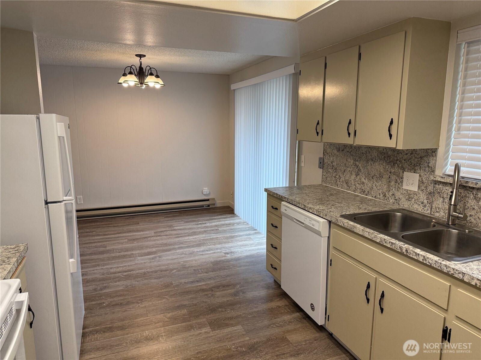 10135 Meadowside Lane Property Photo 11