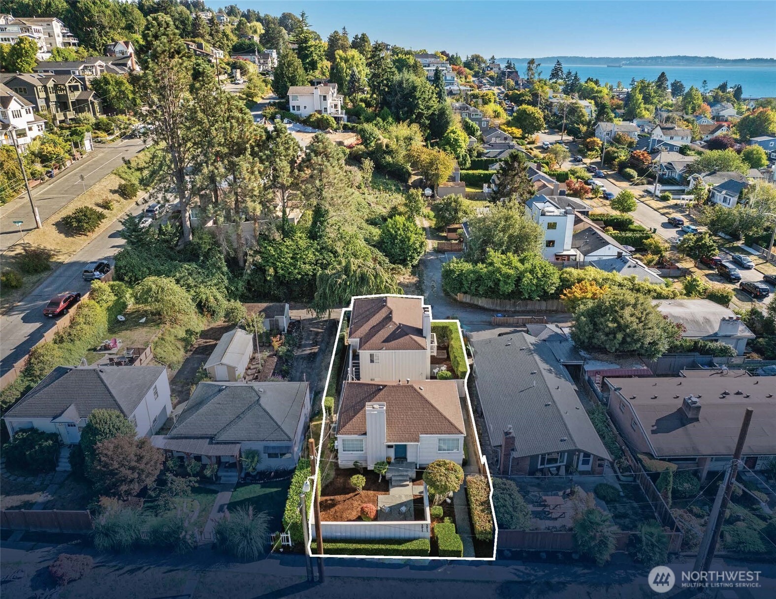 5911 SW Admiral Way Property Photo 1