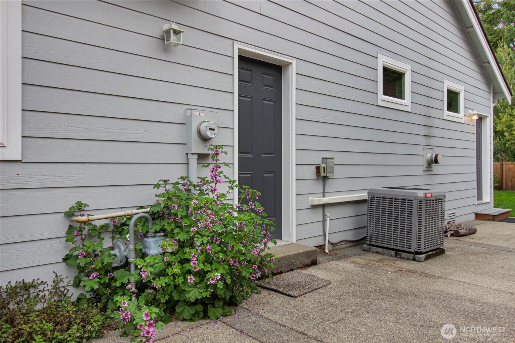 379 Piper Way Property Photo 31