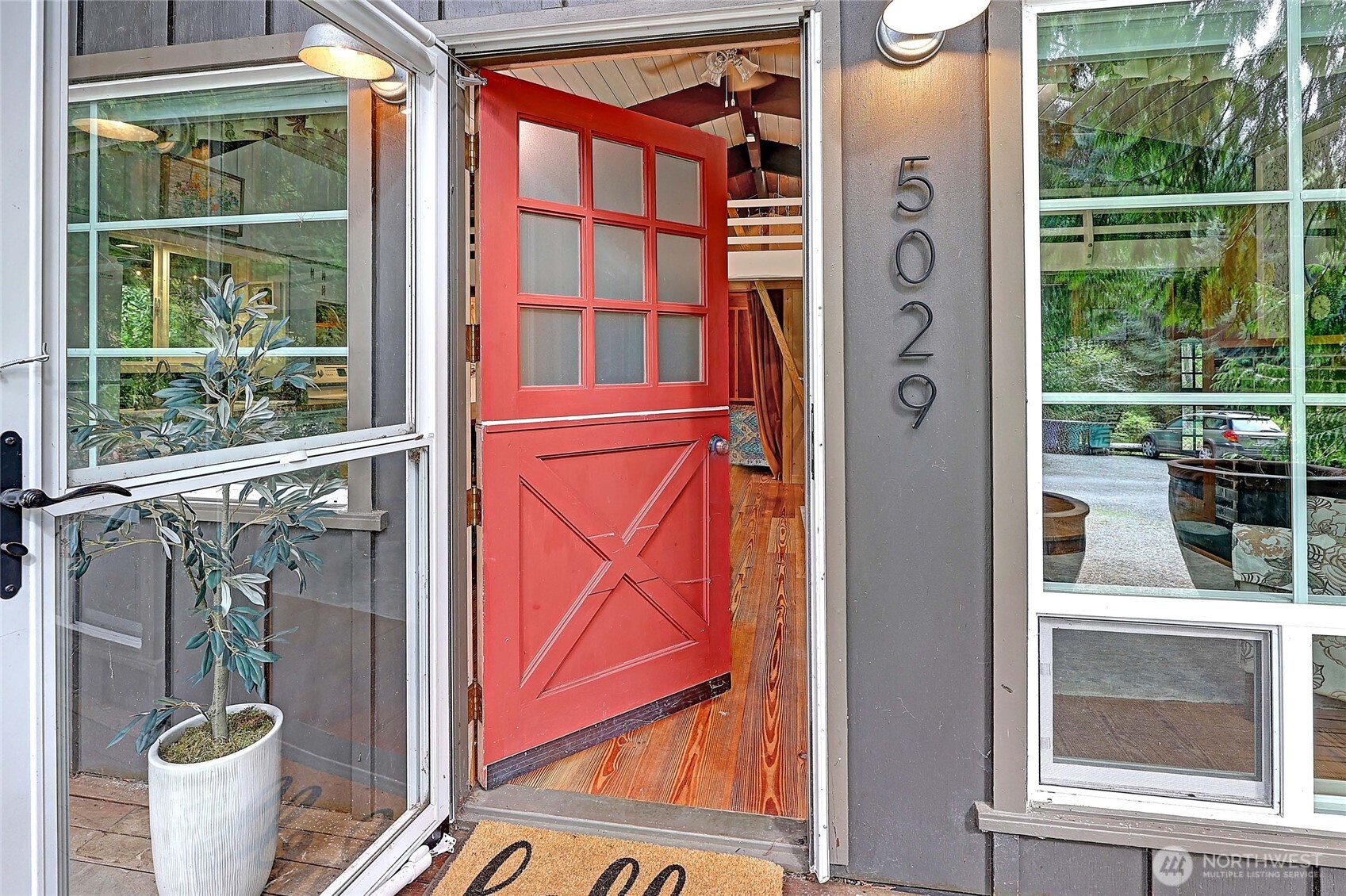 5029 168th Place Property Photo 3