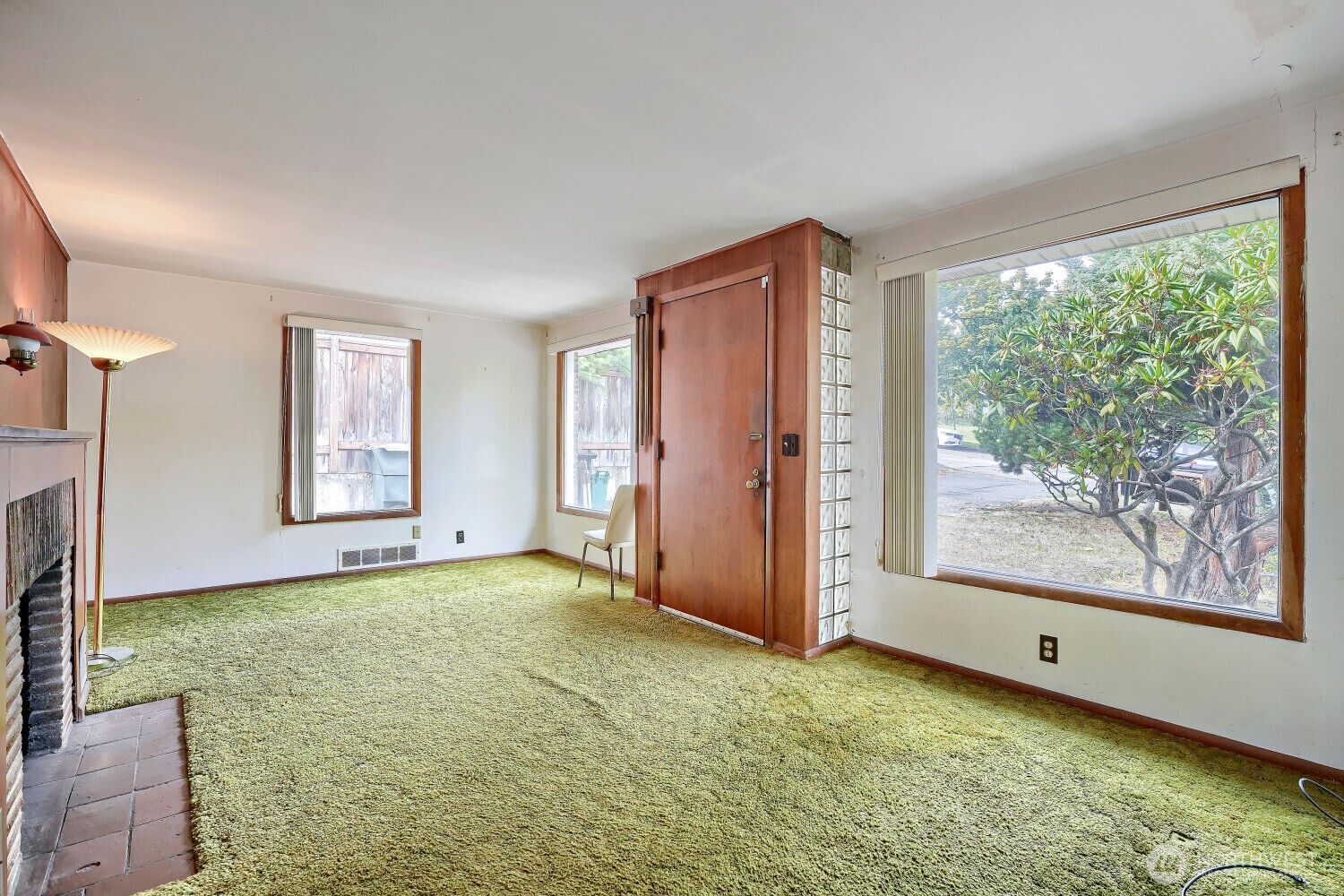 4329 S Webster Street Property Photo 2
