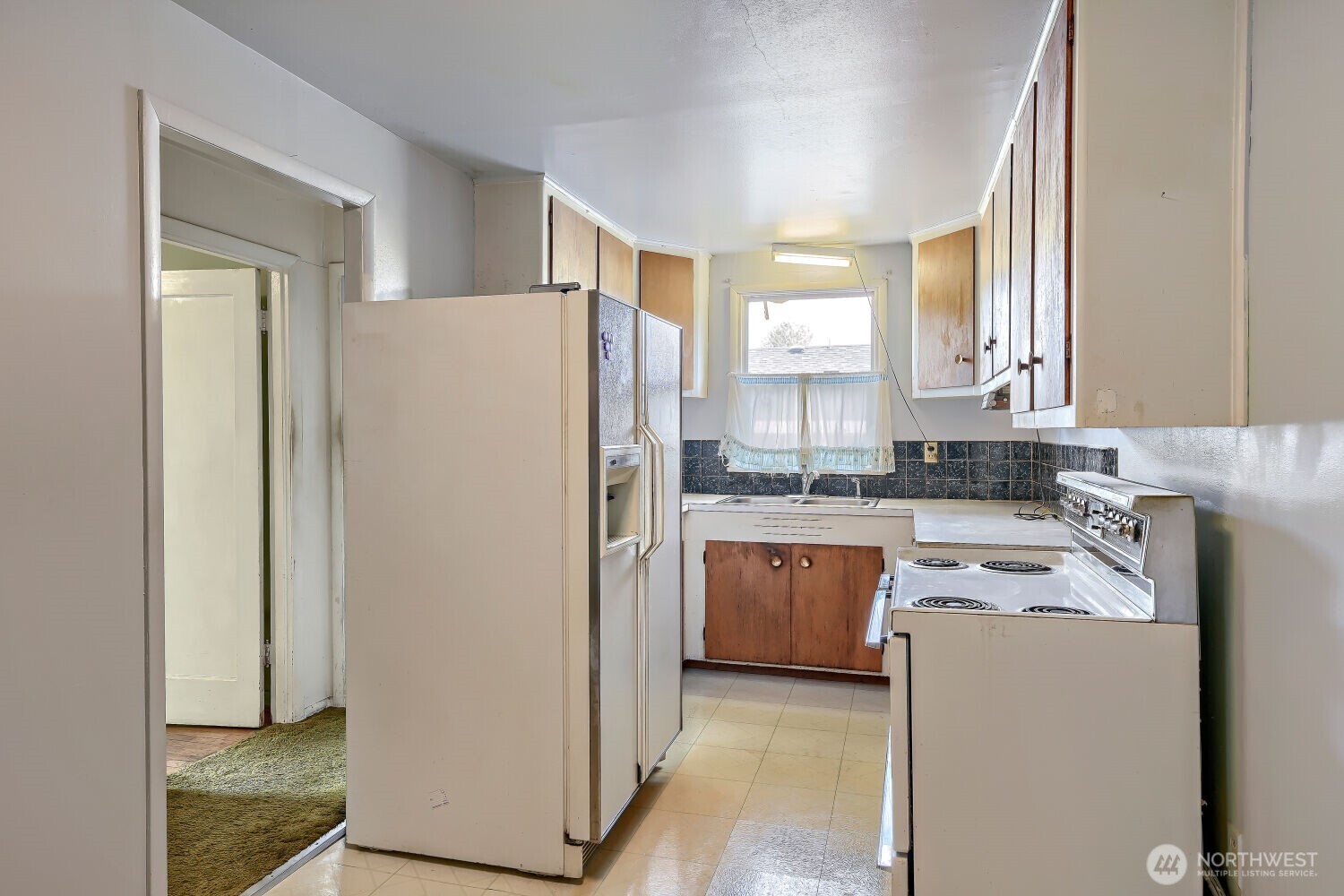 4329 S Webster Street Property Photo 4