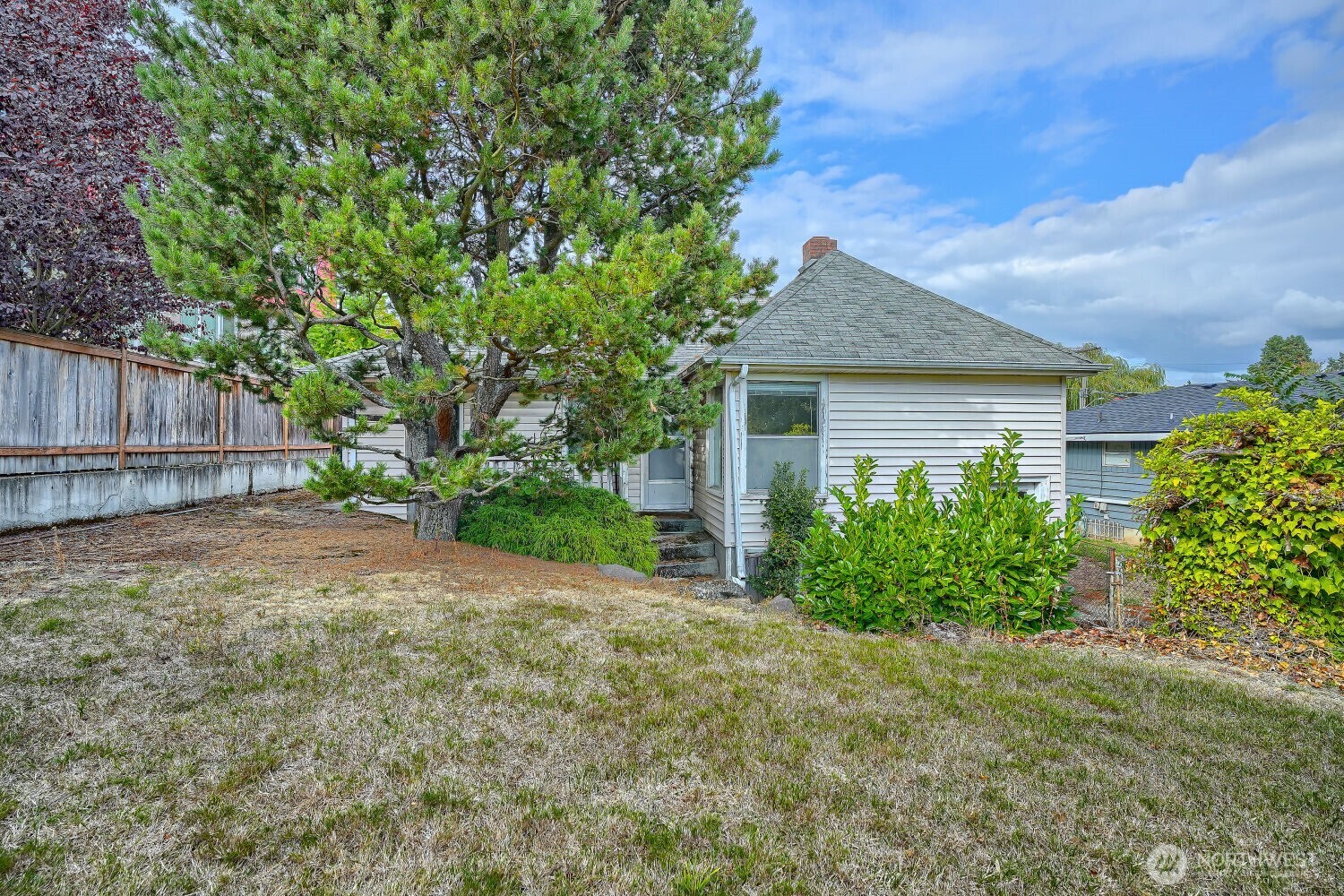 4329 S Webster Street Property Photo 11