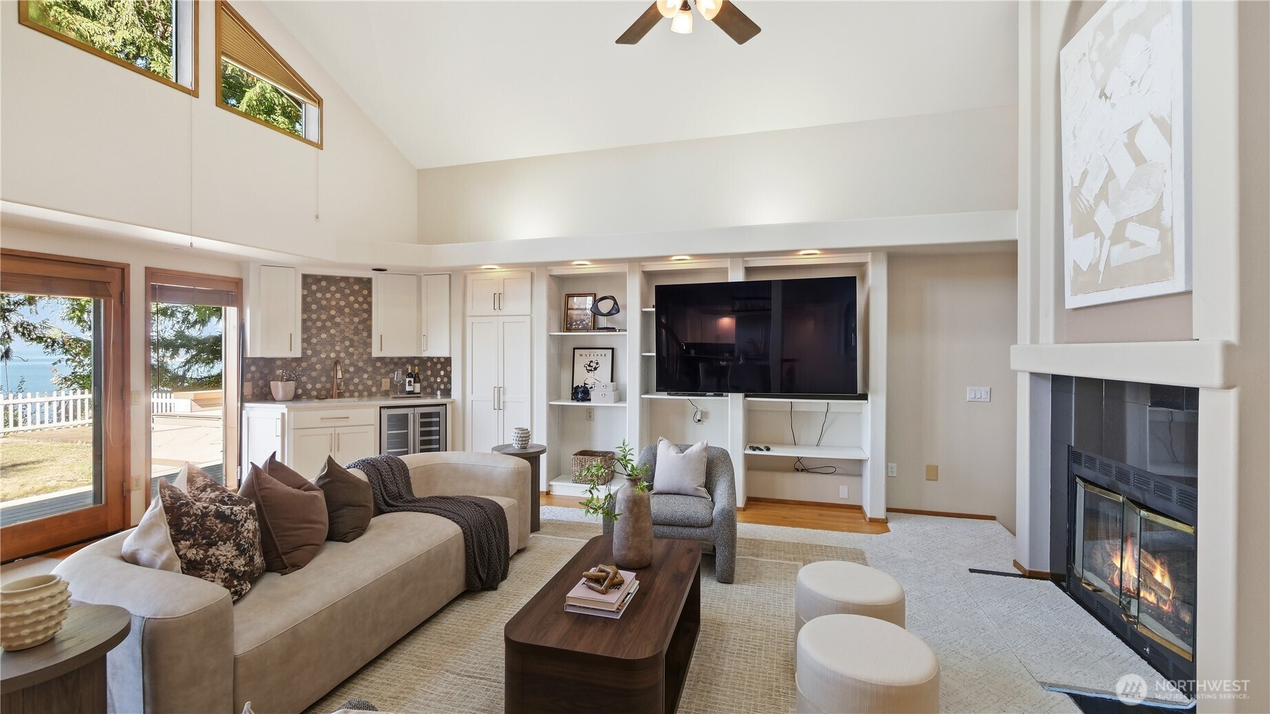 11812 Marine View Drive Property Photo 9
