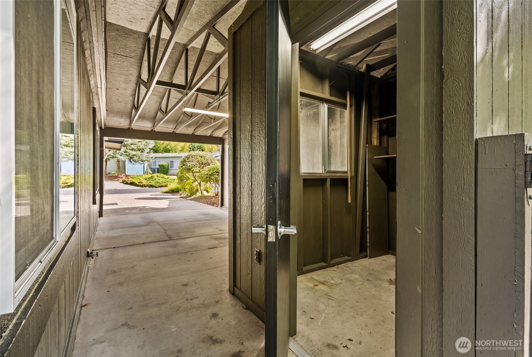 1754 Ne Mesford Road 19 Property Photo 37