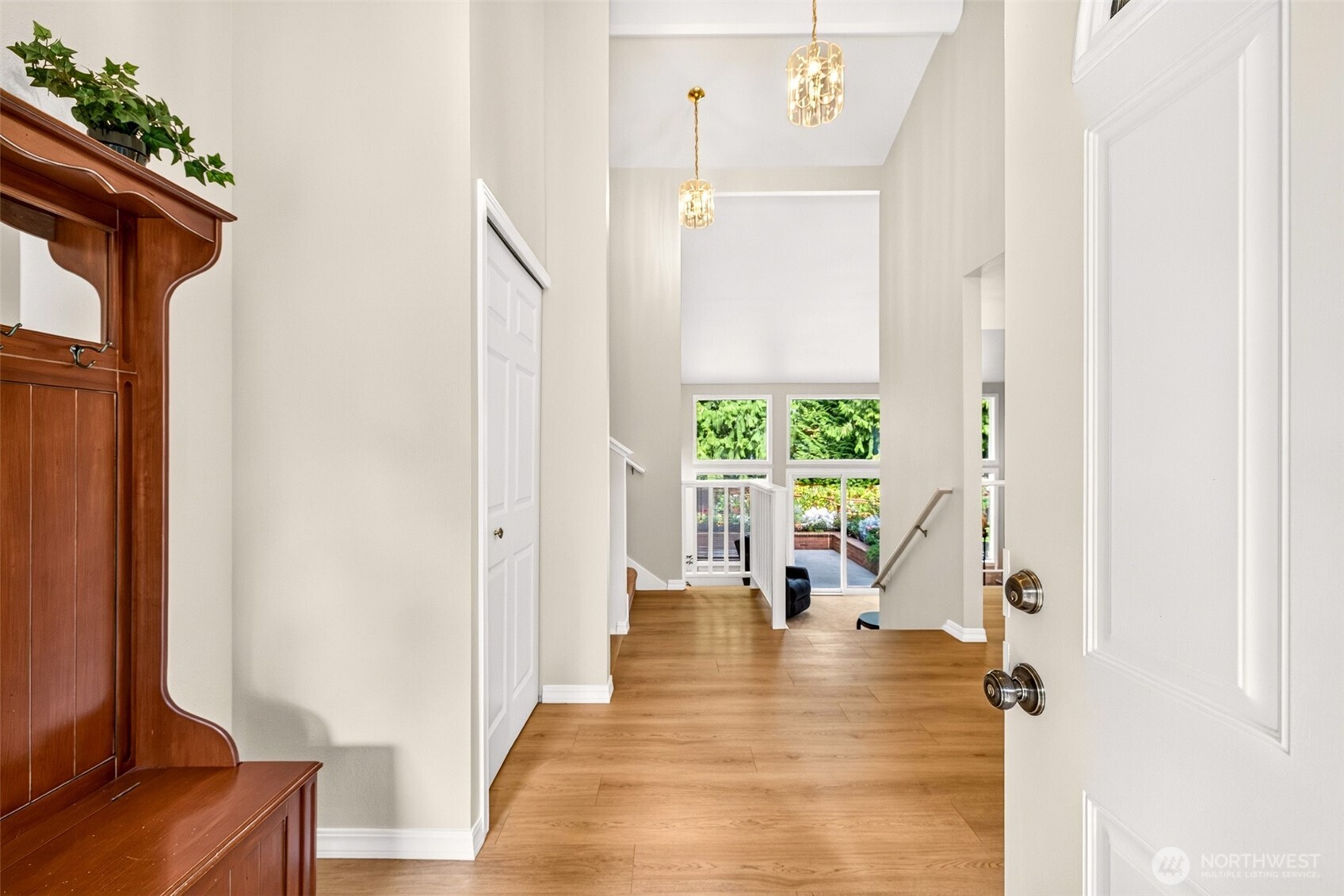 2711 169th Street Property Photo 4