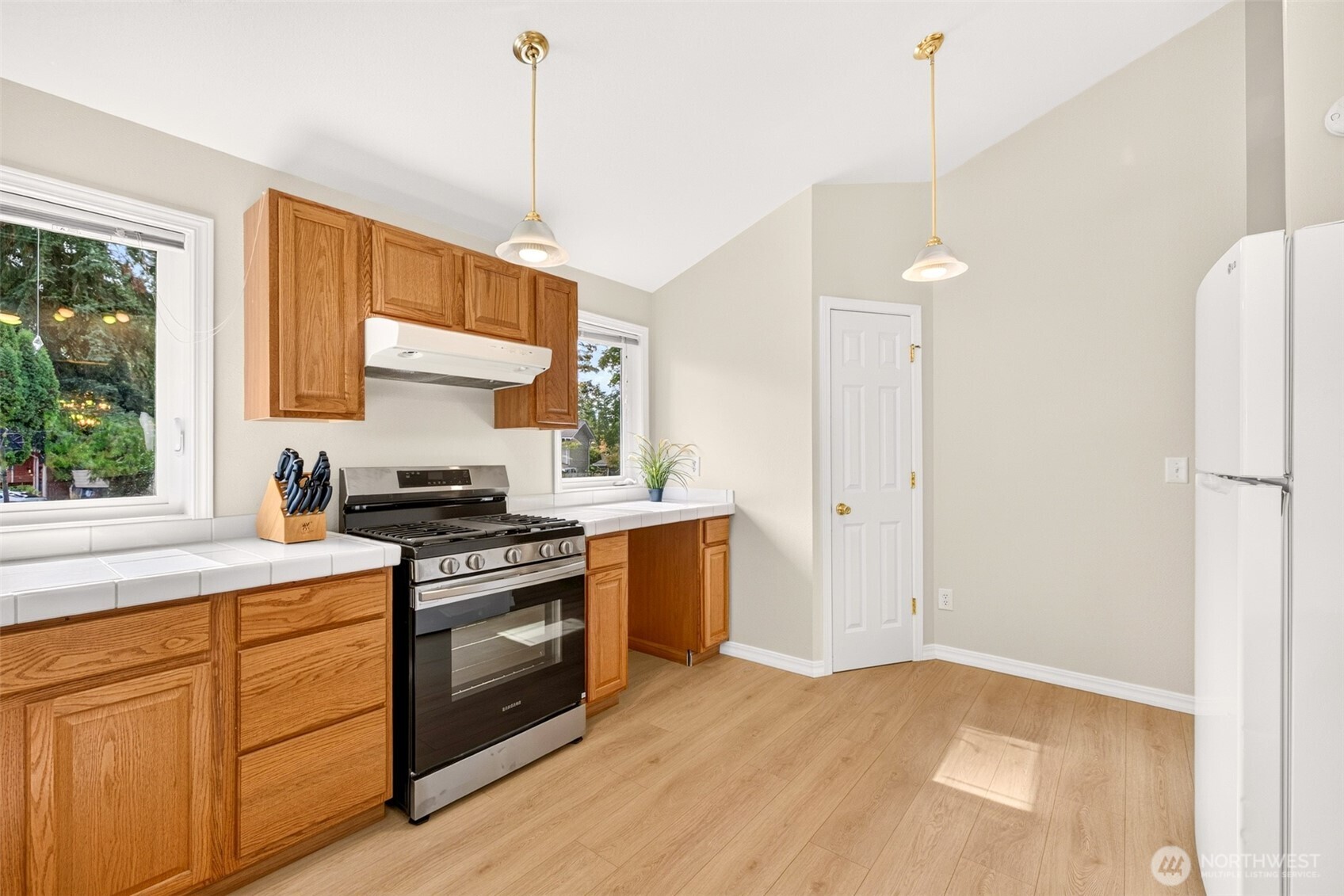2711 169th Street Property Photo 6