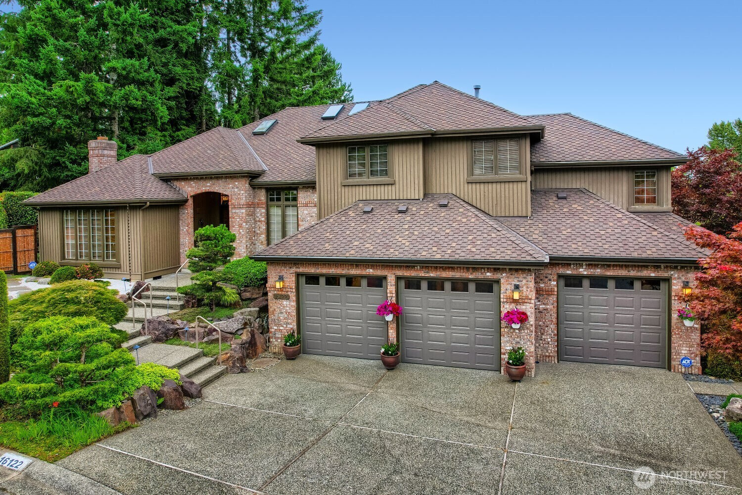 16122 Ne 49th Court Property Photo 1