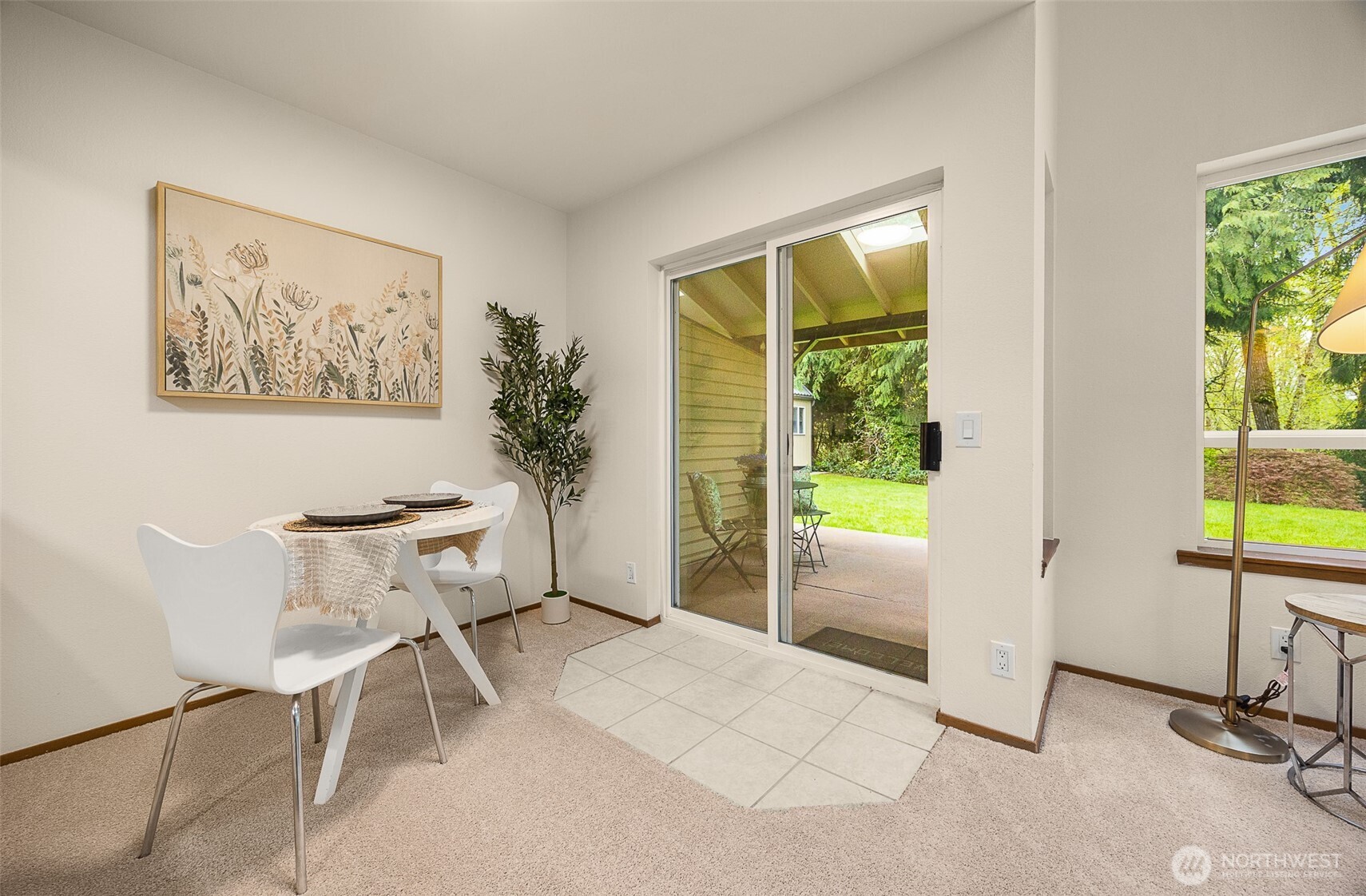 433 S Lewis Street A & B Property Photo 8
