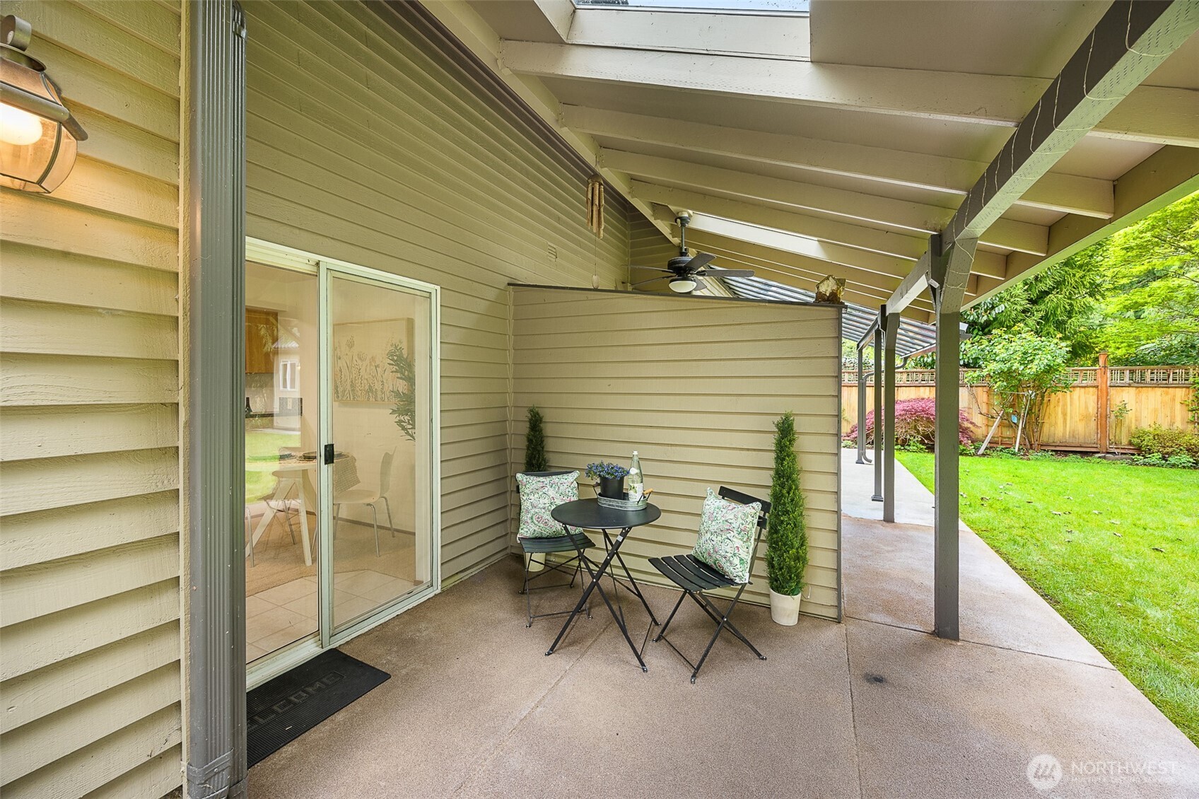 433 S Lewis Street A & B Property Photo 15