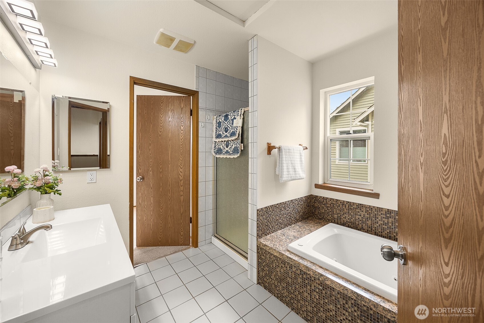 433 S Lewis Street A & B Property Photo 24