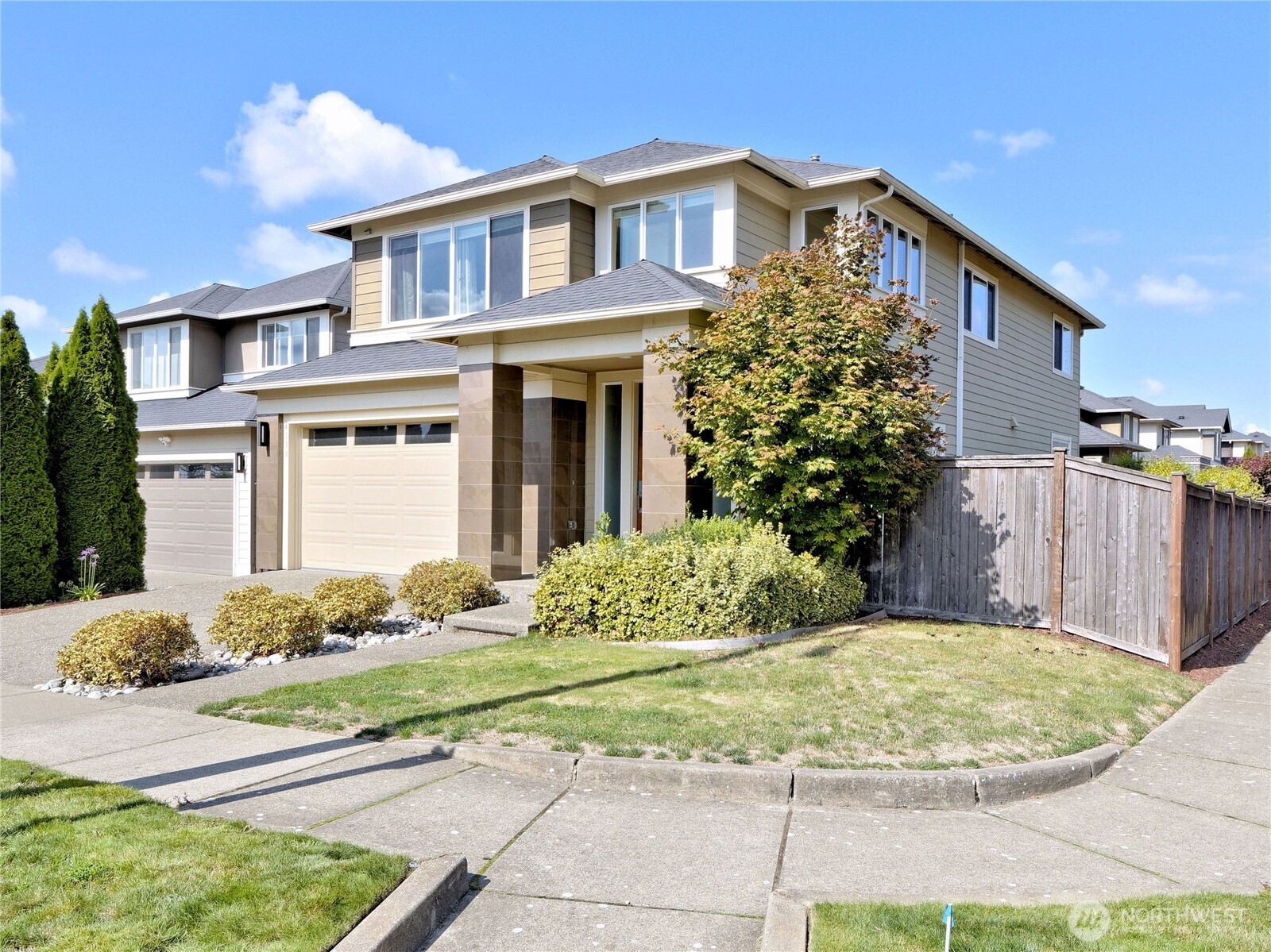 4133 171st Street Property Photo 2