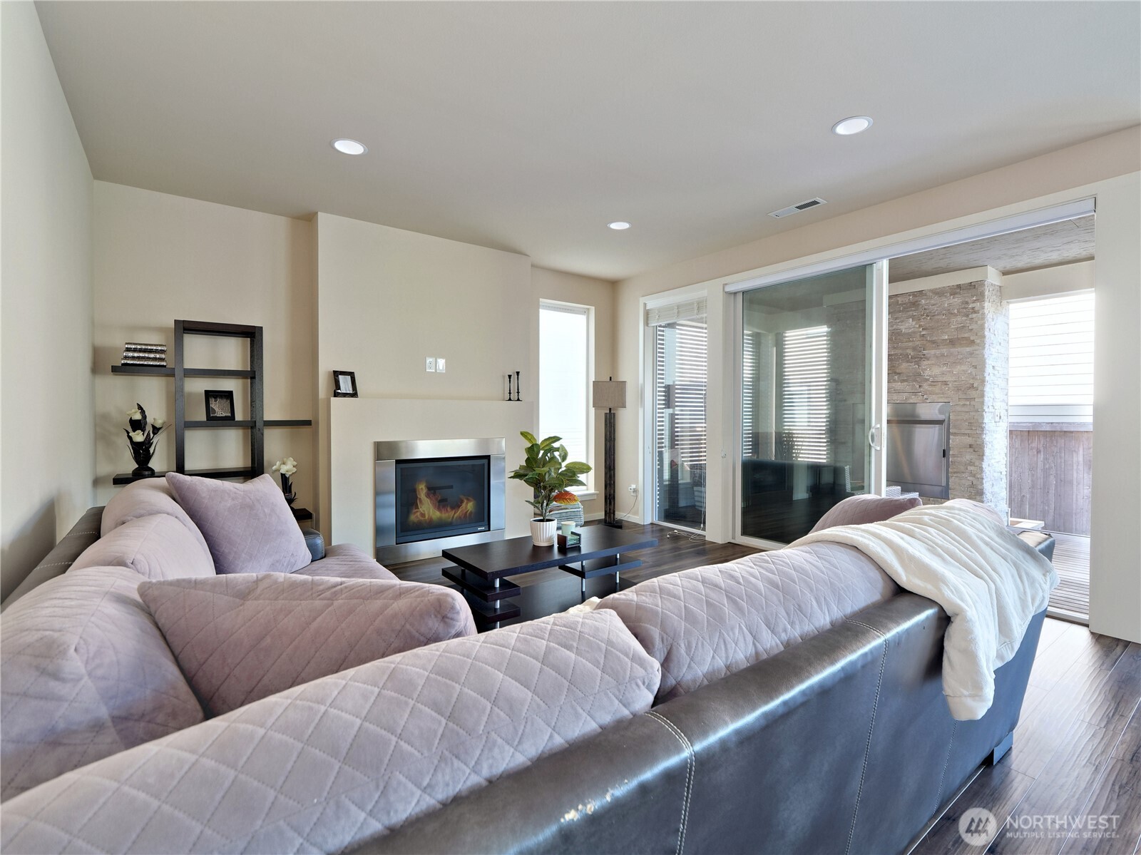 4133 171st Street Property Photo 6