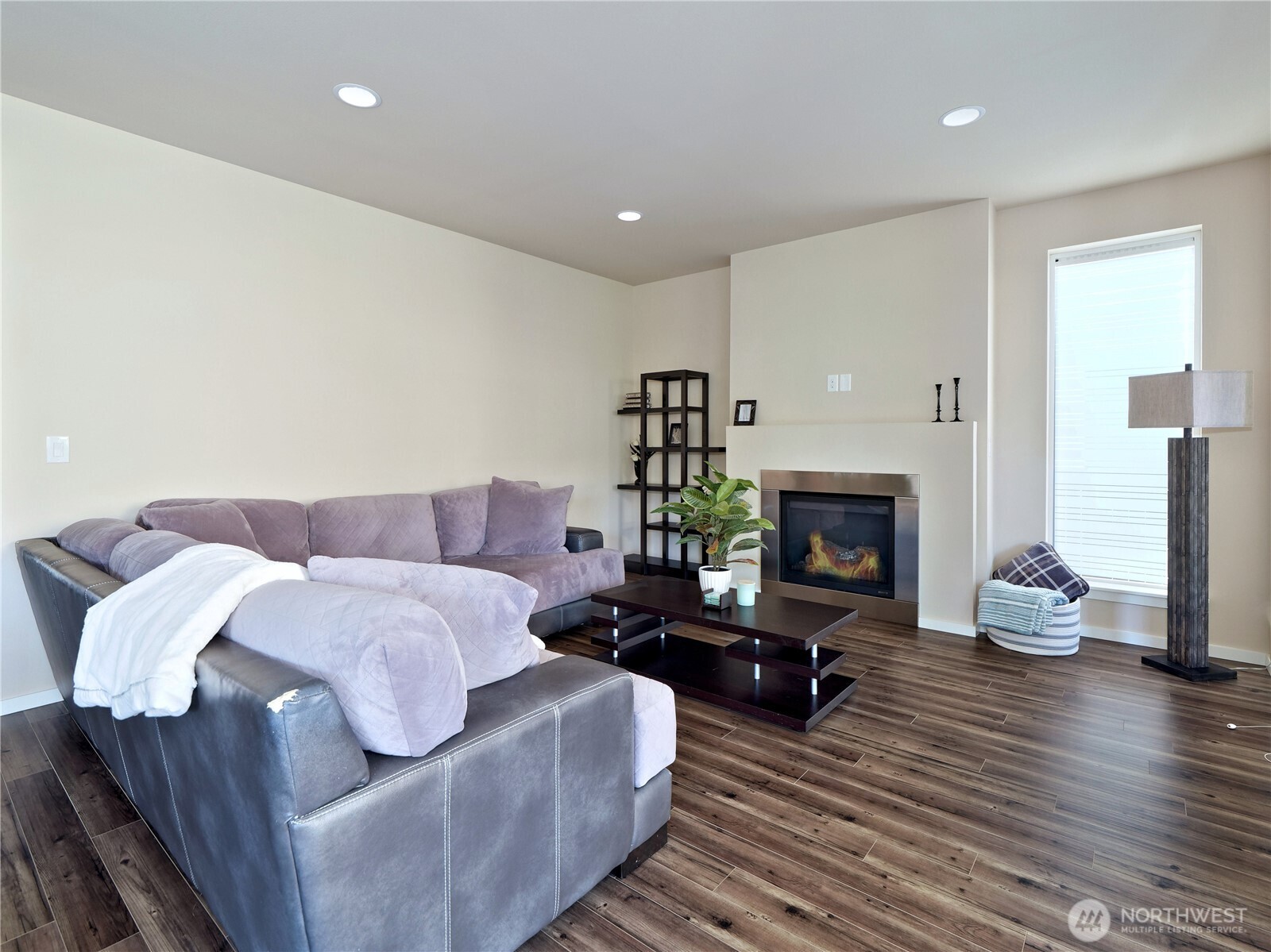 4133 171st Street Property Photo 7
