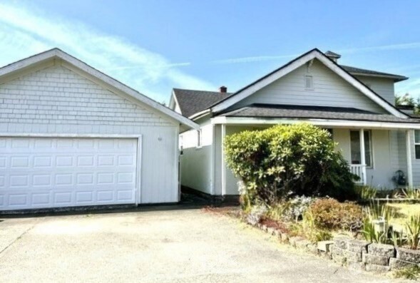 611 11th Street Property Photo 1