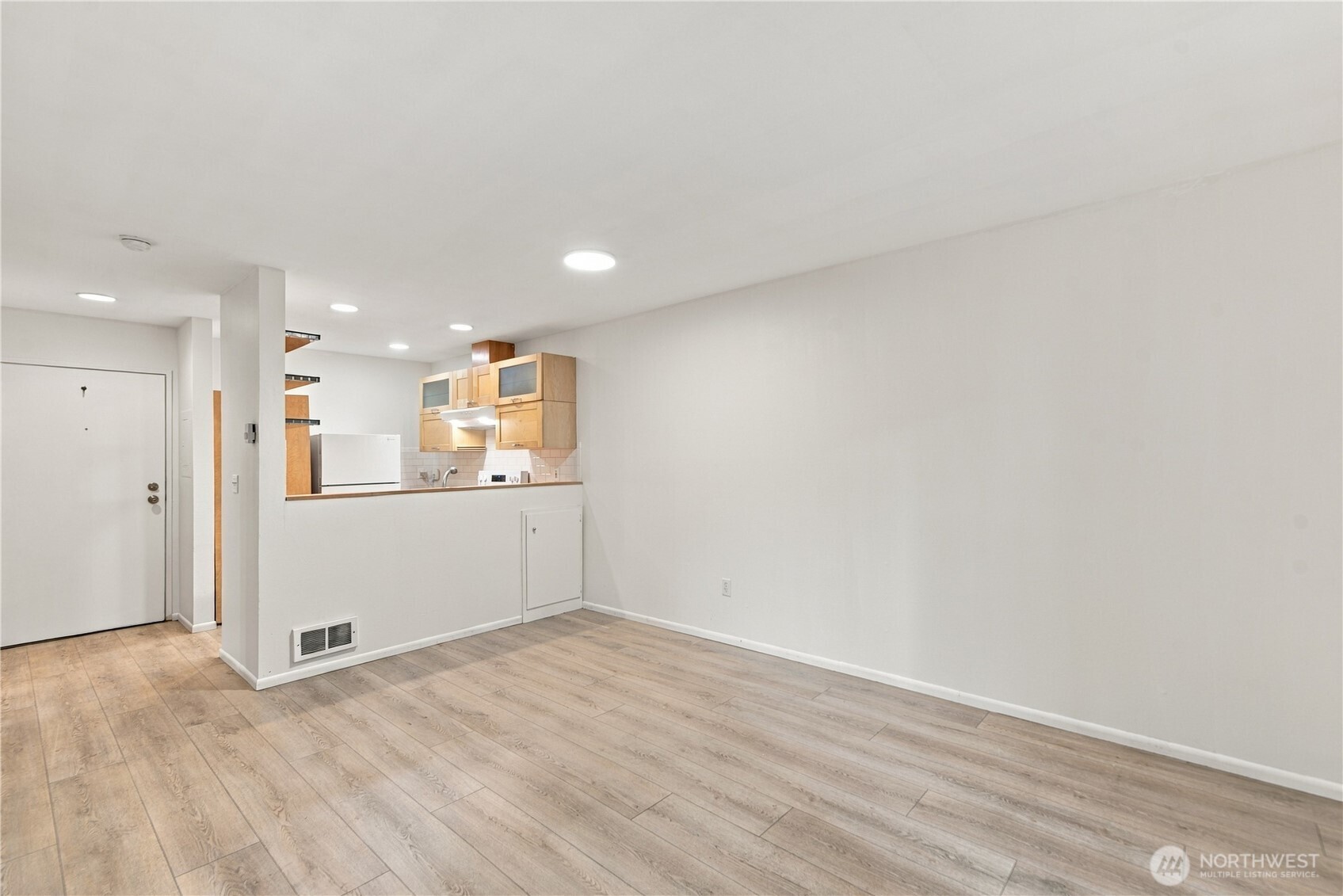 211 Summit Avenue 108 Property Photo 5