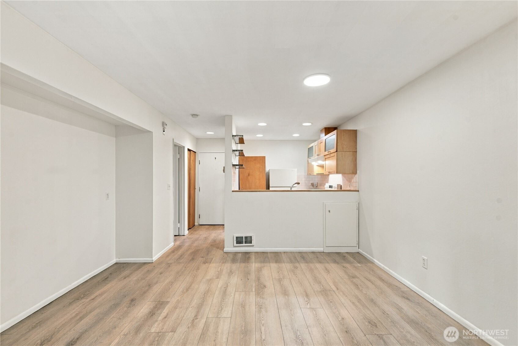 211 Summit Avenue 108 Property Photo 6