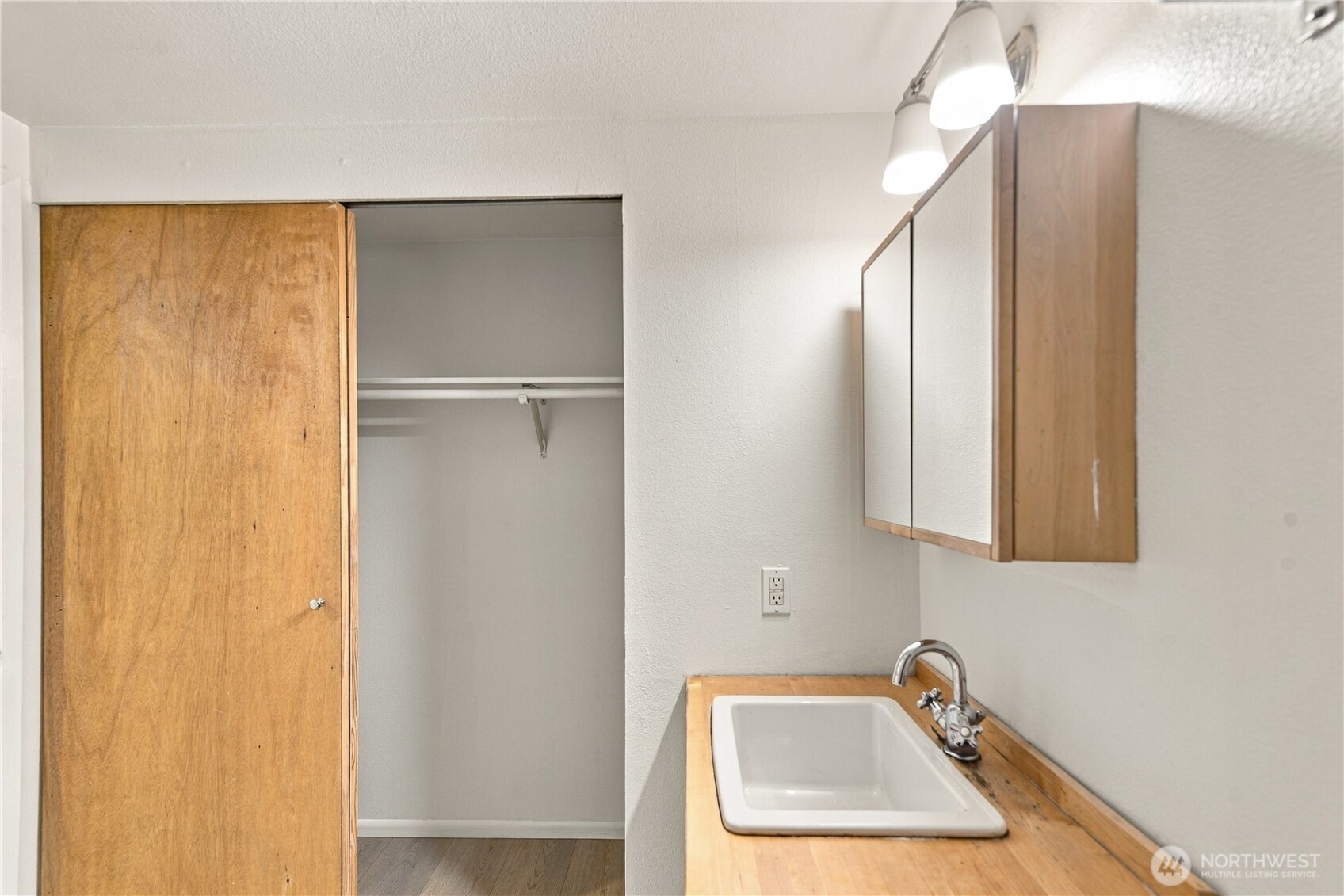 211 Summit Avenue 108 Property Photo 15