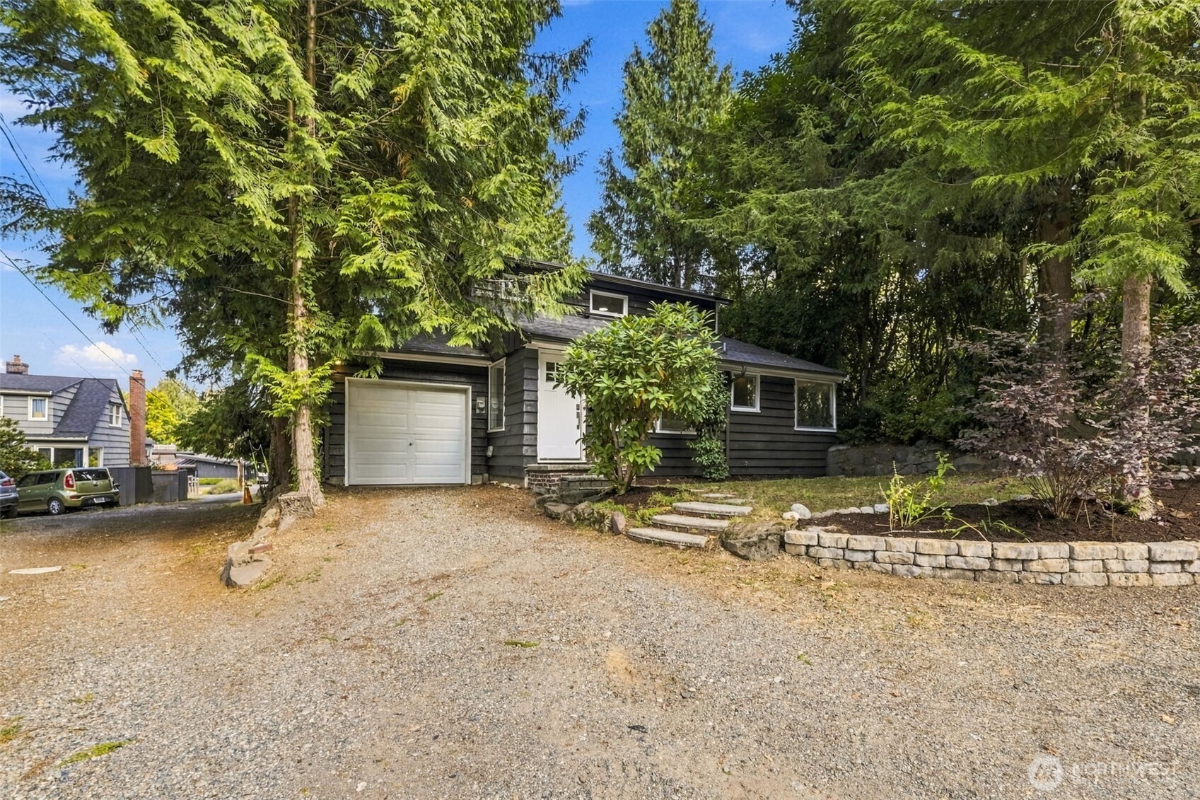 4512 Sw Director Place Property Photo 2