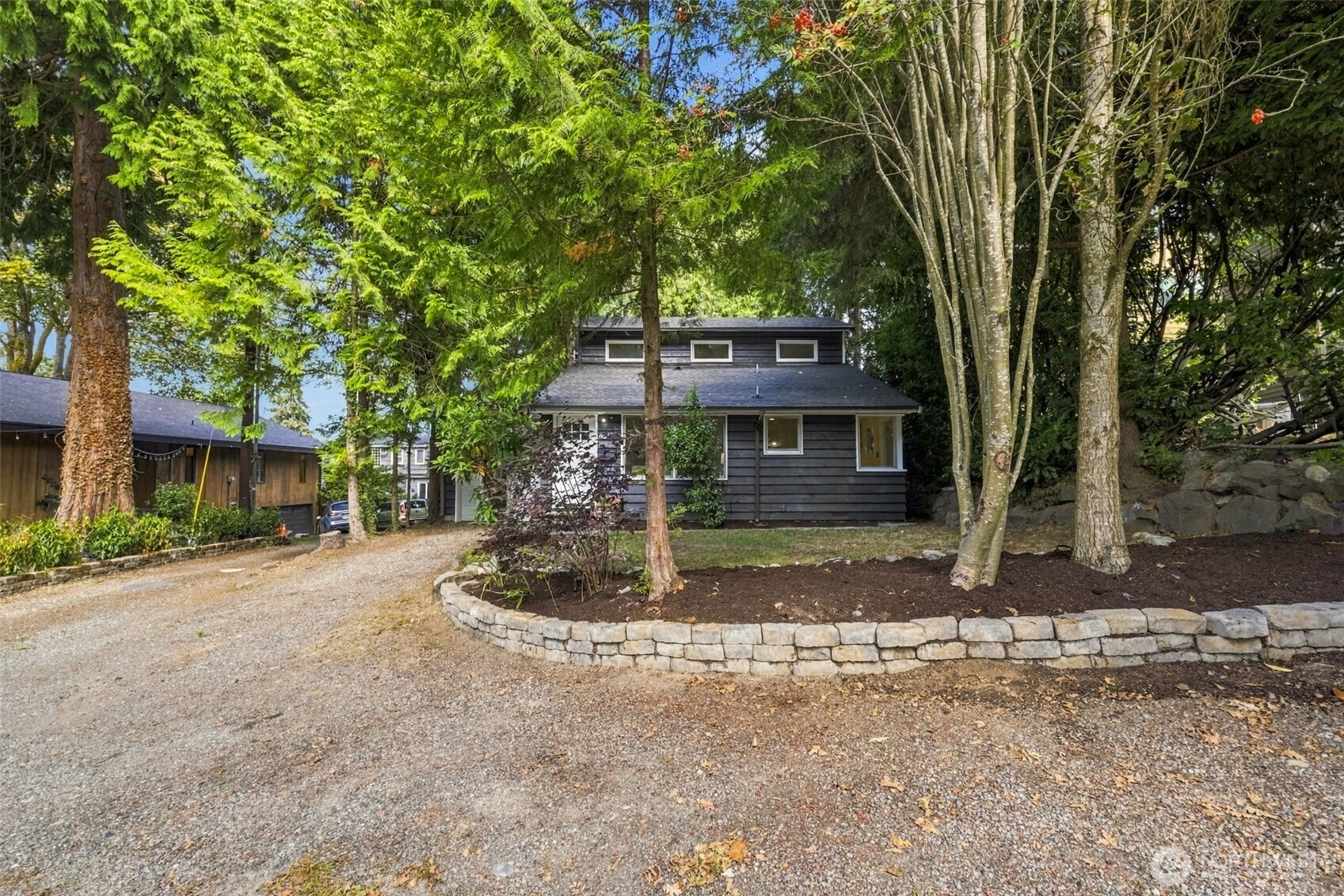 4512 Sw Director Place Property Photo 3