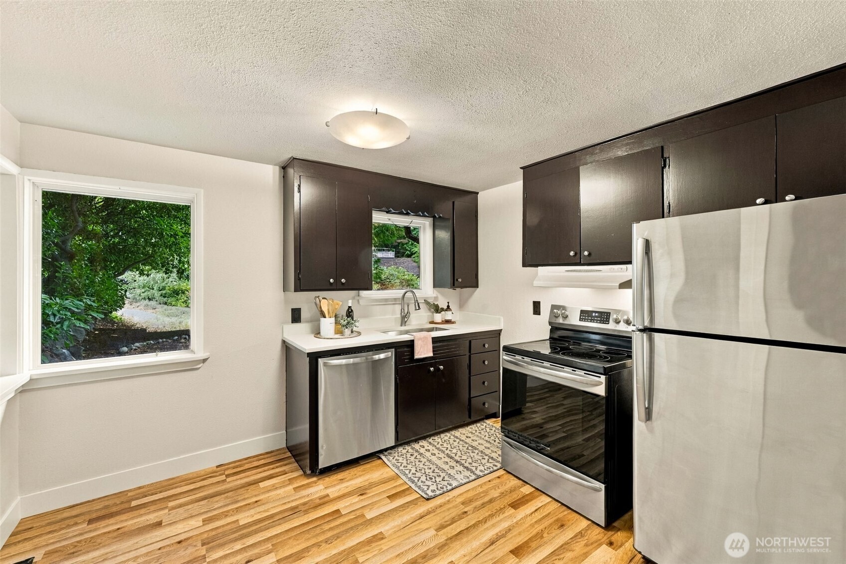 4512 Sw Director Place Property Photo 10