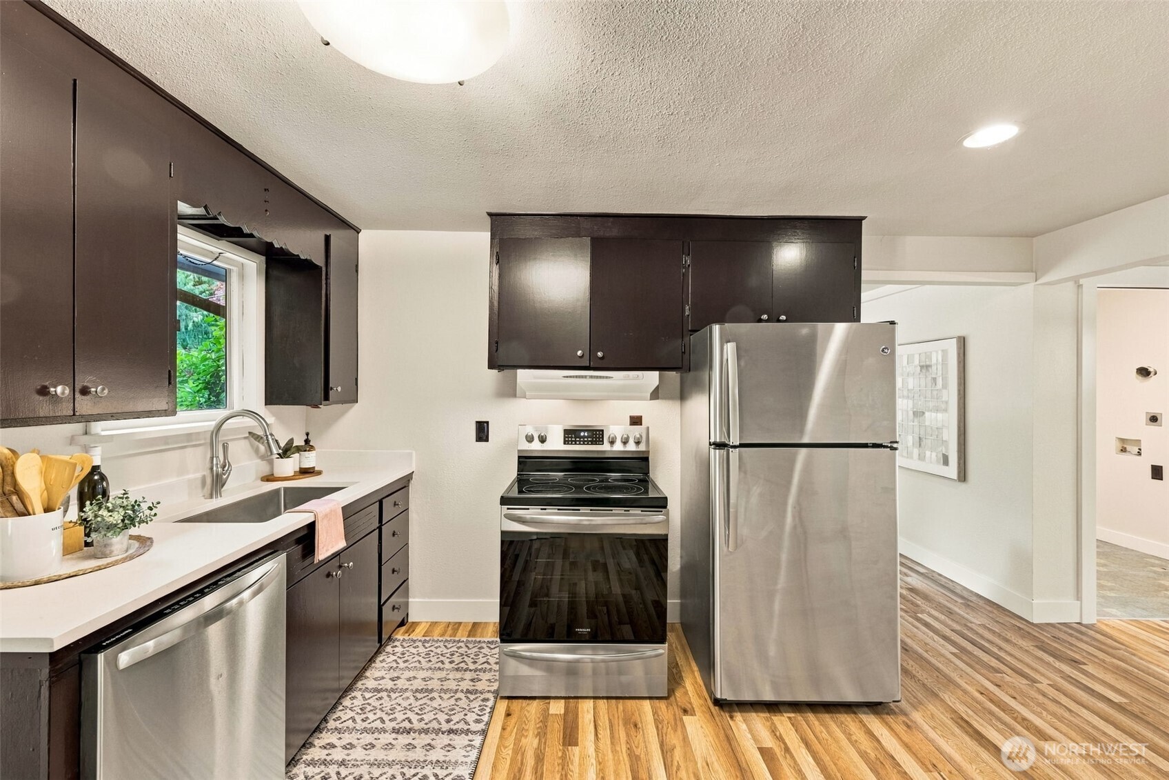 4512 Sw Director Place Property Photo 13