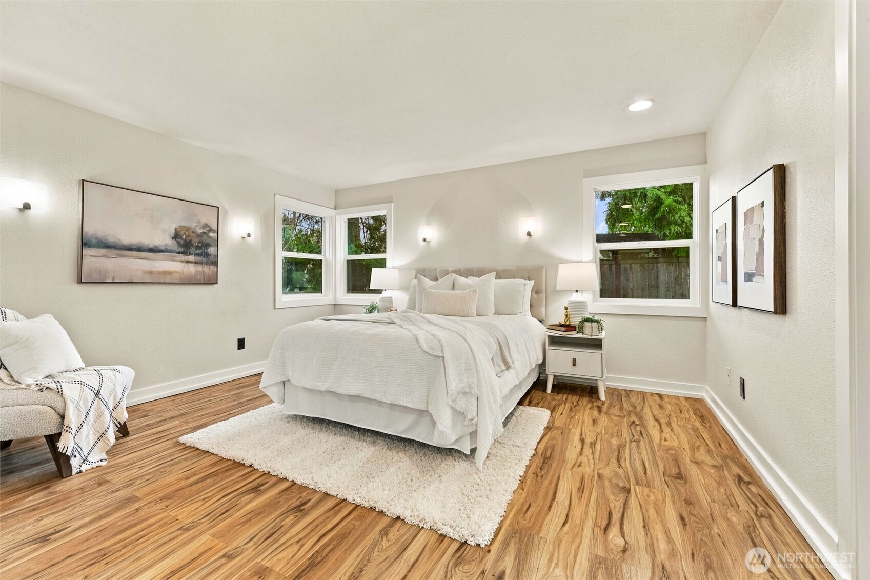 4512 Sw Director Place Property Photo 15