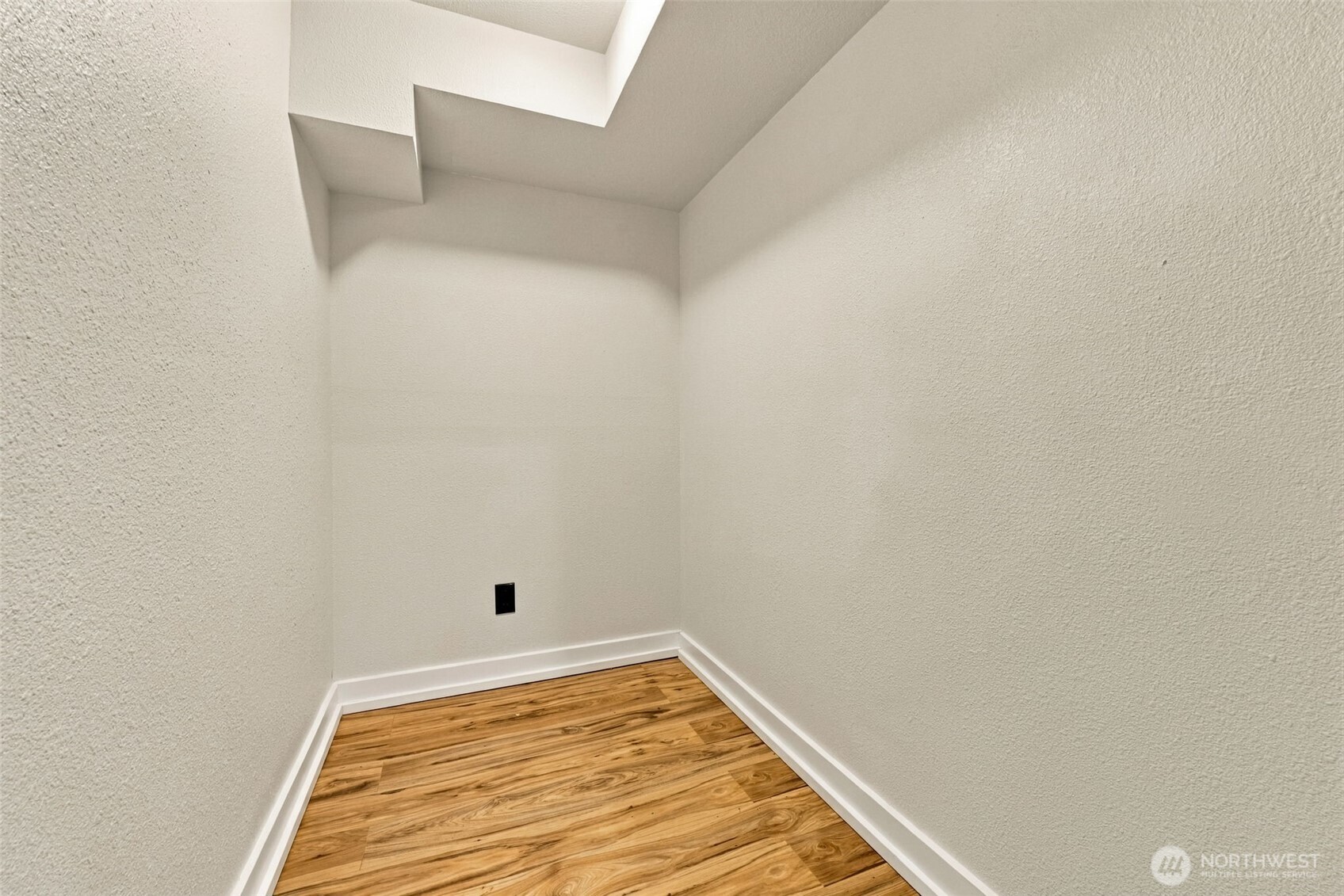 4512 Sw Director Place Property Photo 19