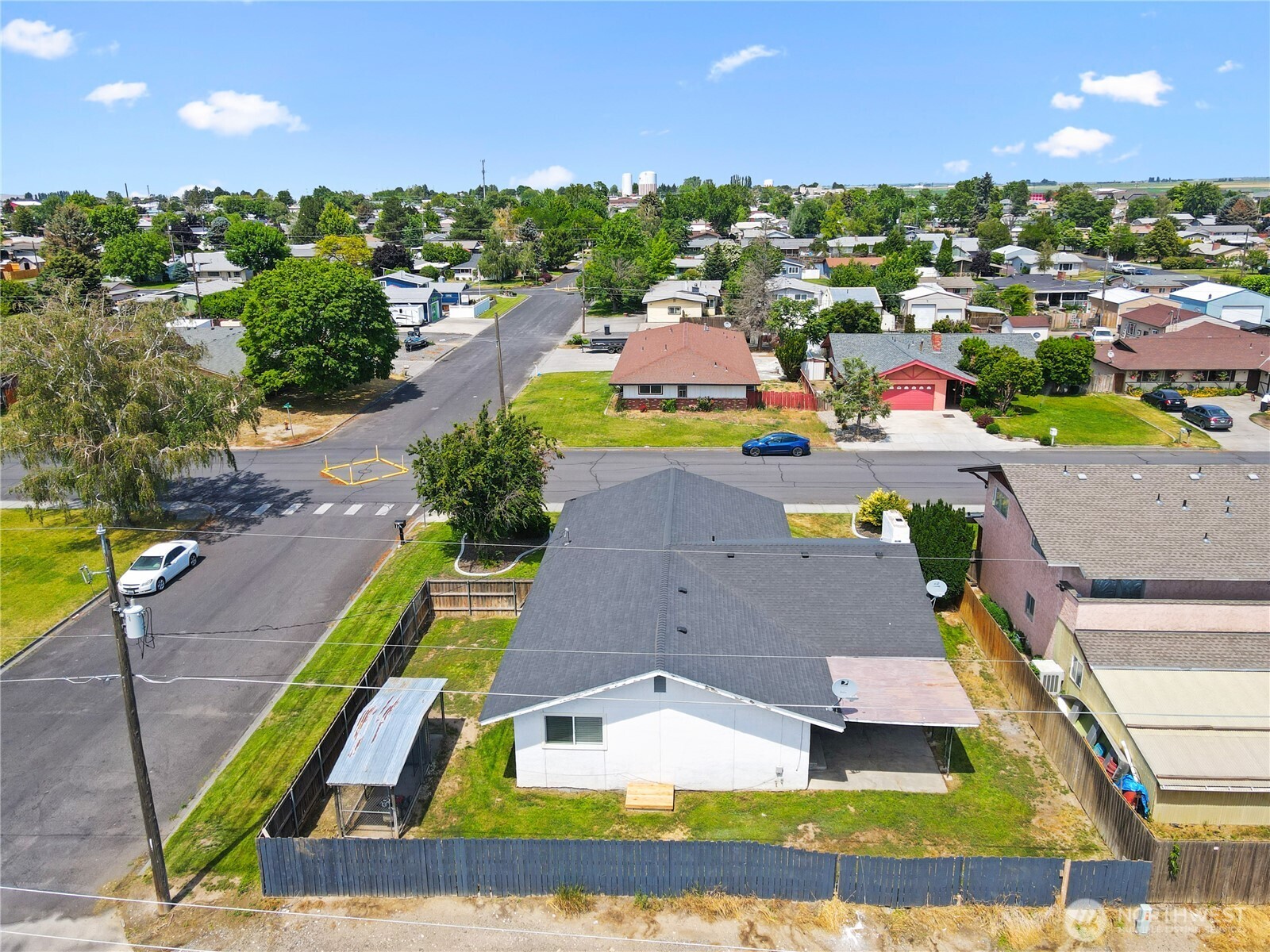 1200 E Ash Street Property Photo 8