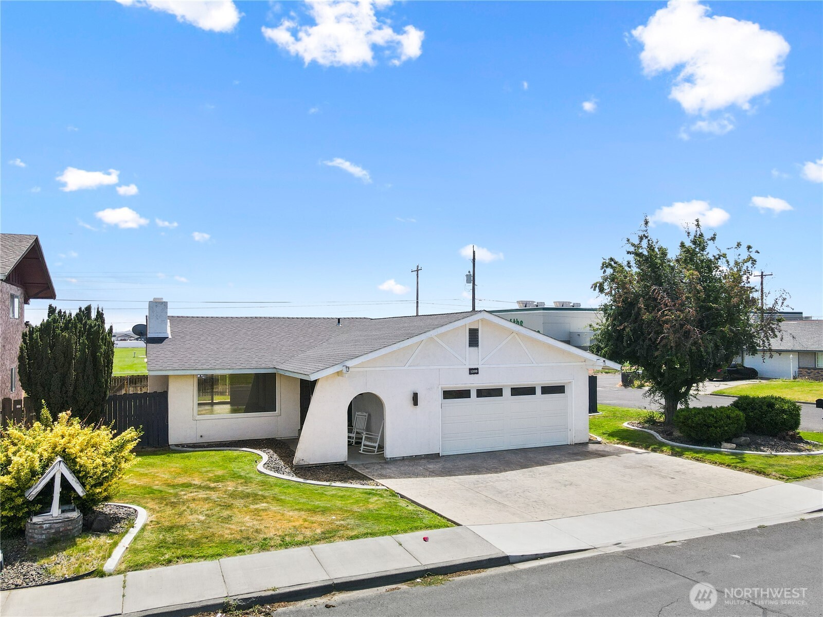 1200 E Ash Street Property Photo 11