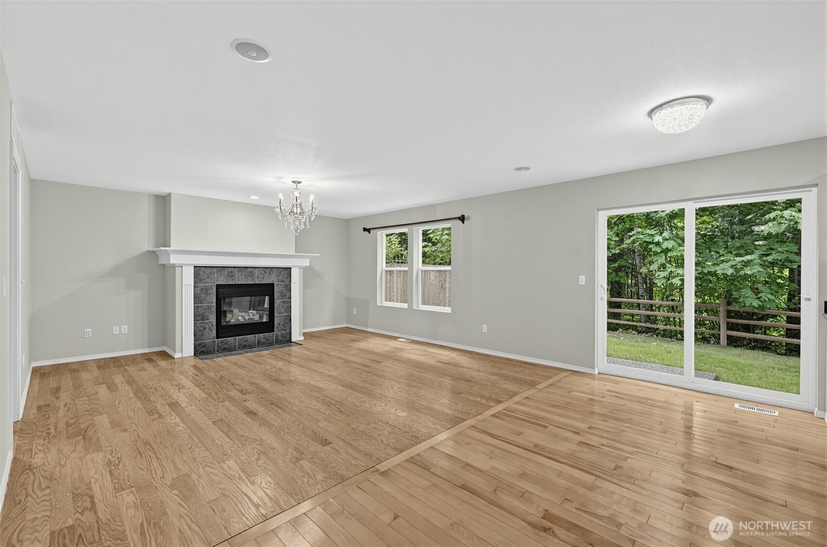 7825 Cortland Avenue Property Photo 6