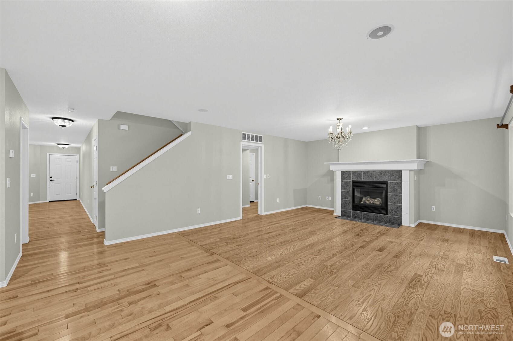 7825 Cortland Avenue Property Photo 8